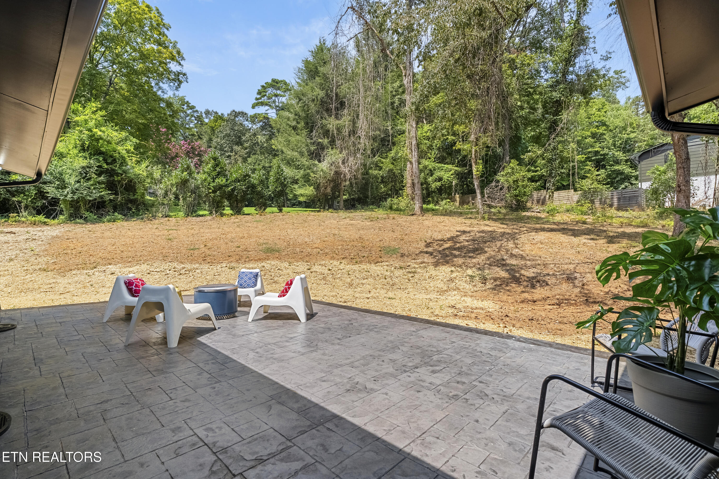 5409 SW Mockingbird Drive