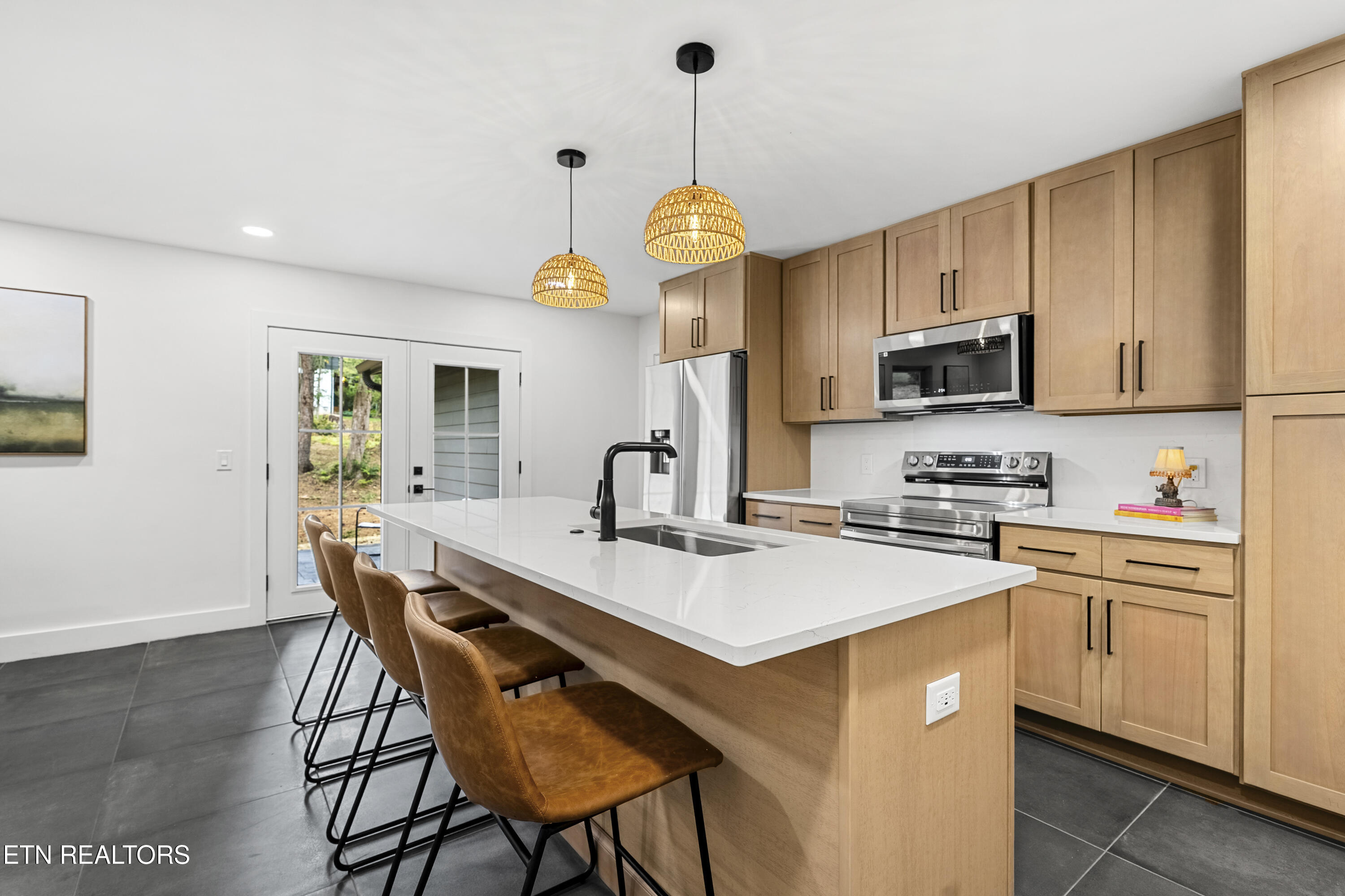 5409 SW Mockingbird Drive
