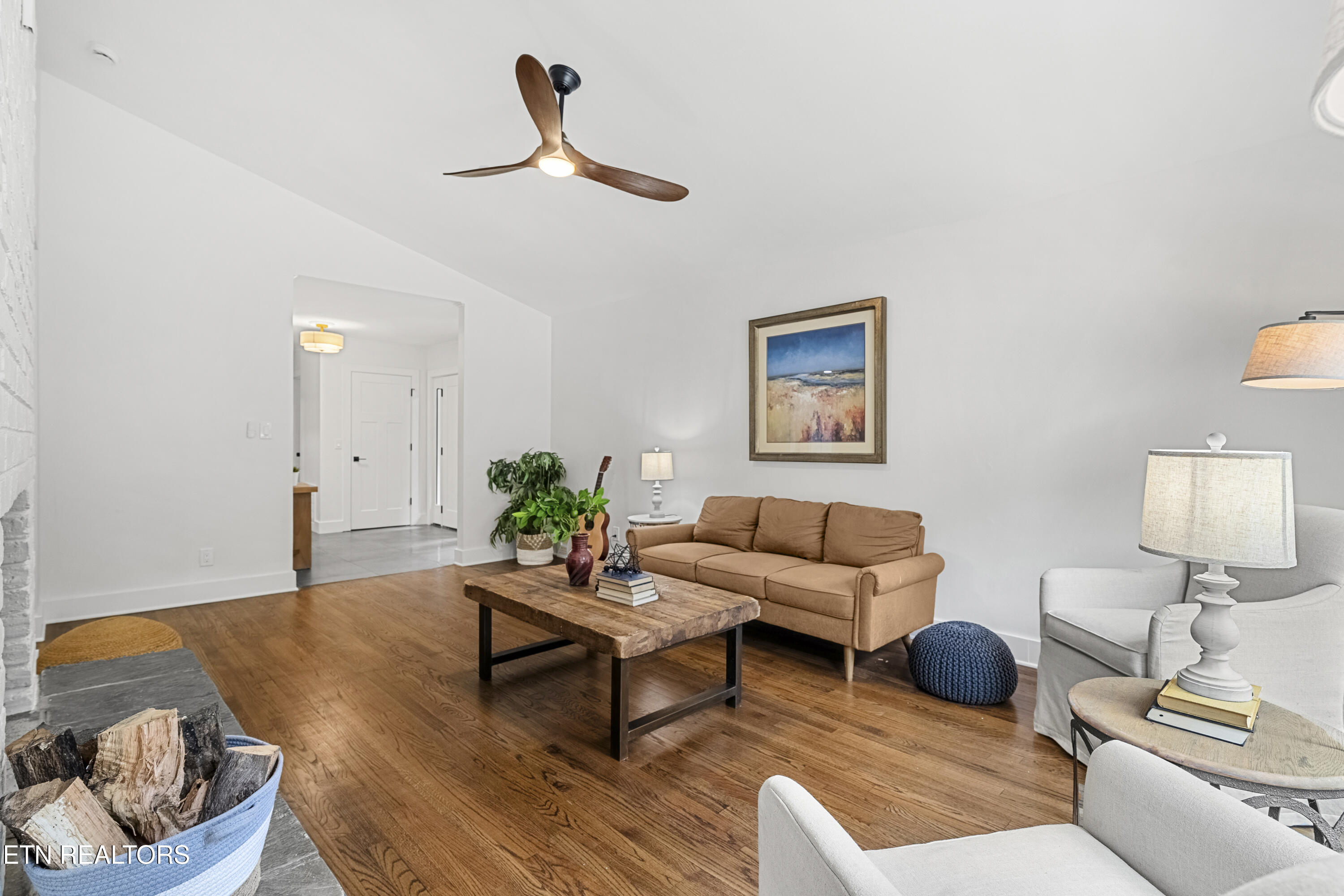 5409 SW Mockingbird Drive