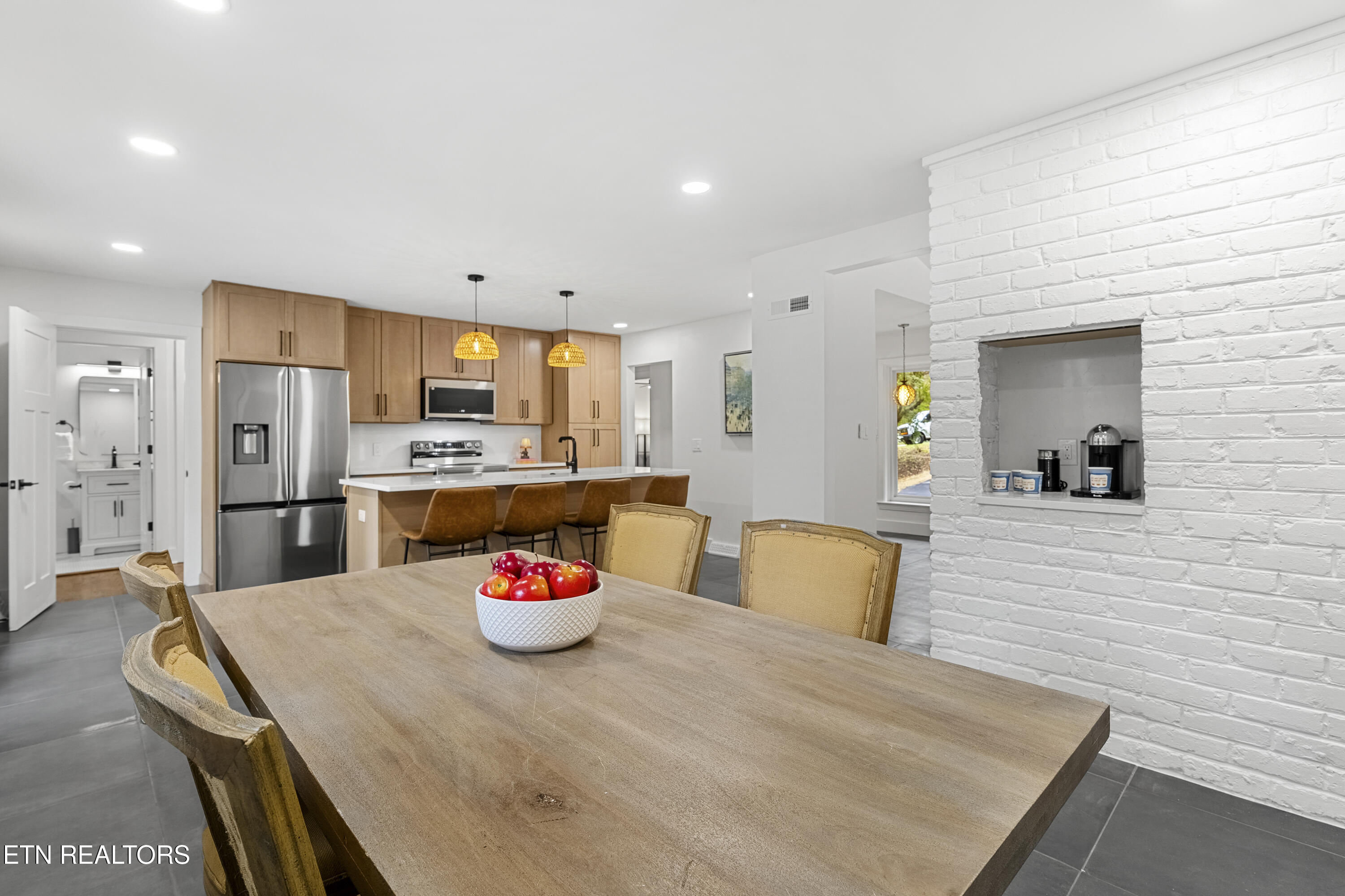 5409 SW Mockingbird Drive