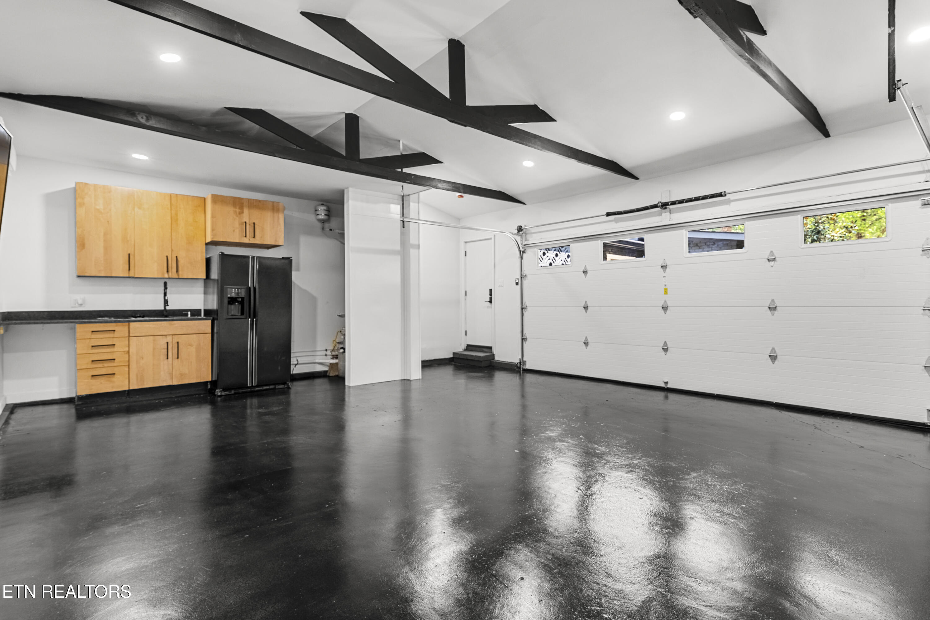5409 SW Mockingbird Drive