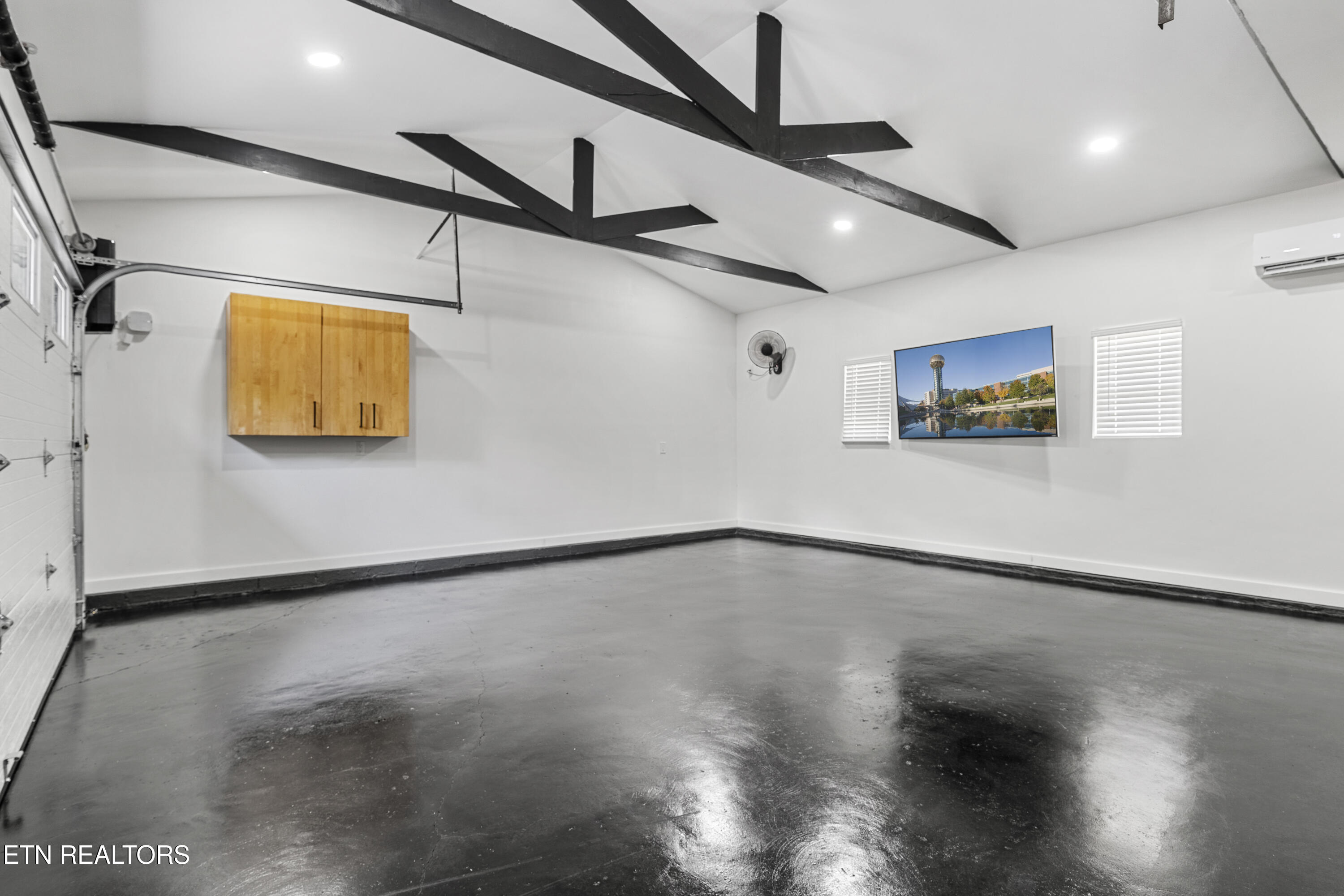 5409 SW Mockingbird Drive
