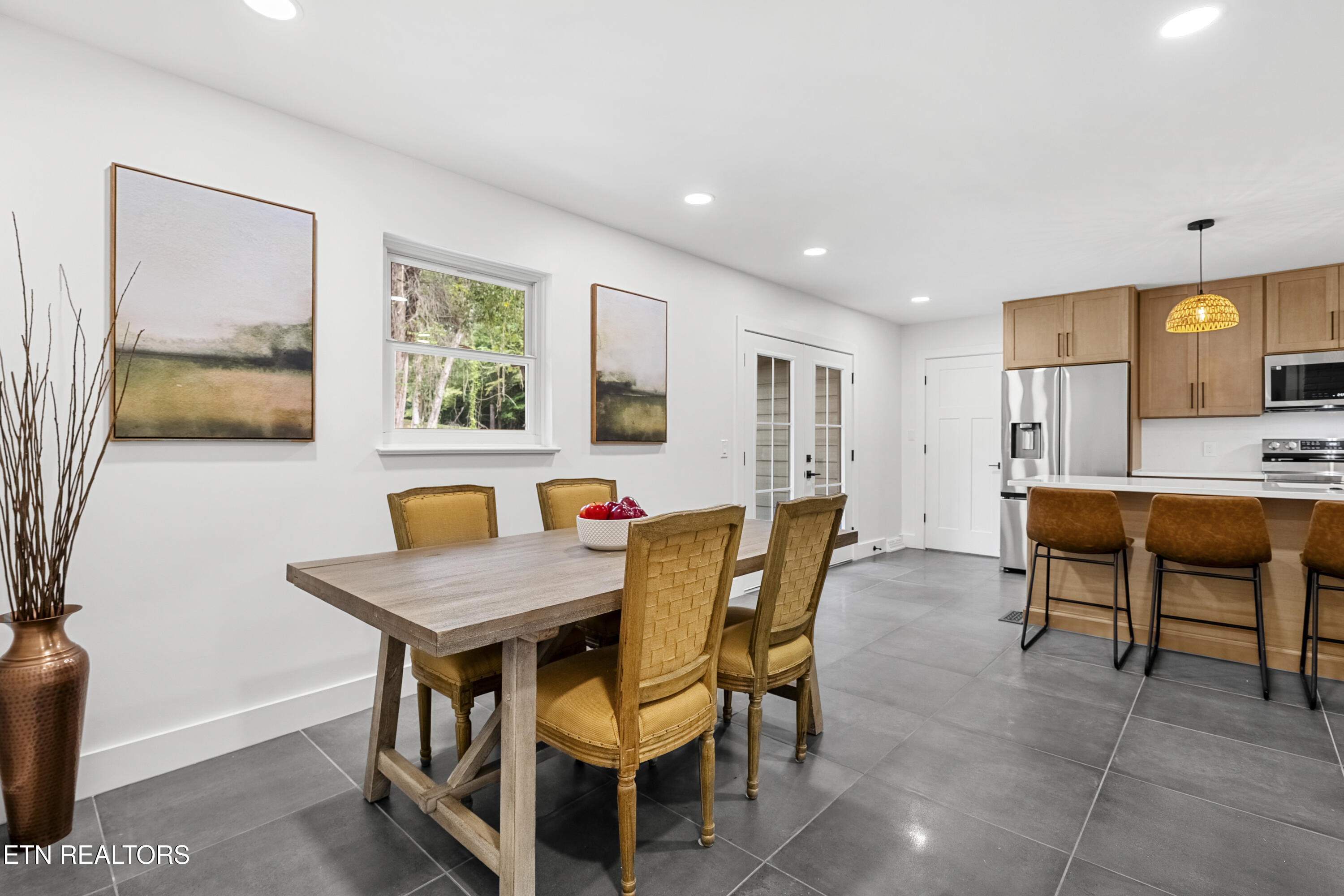 5409 SW Mockingbird Drive