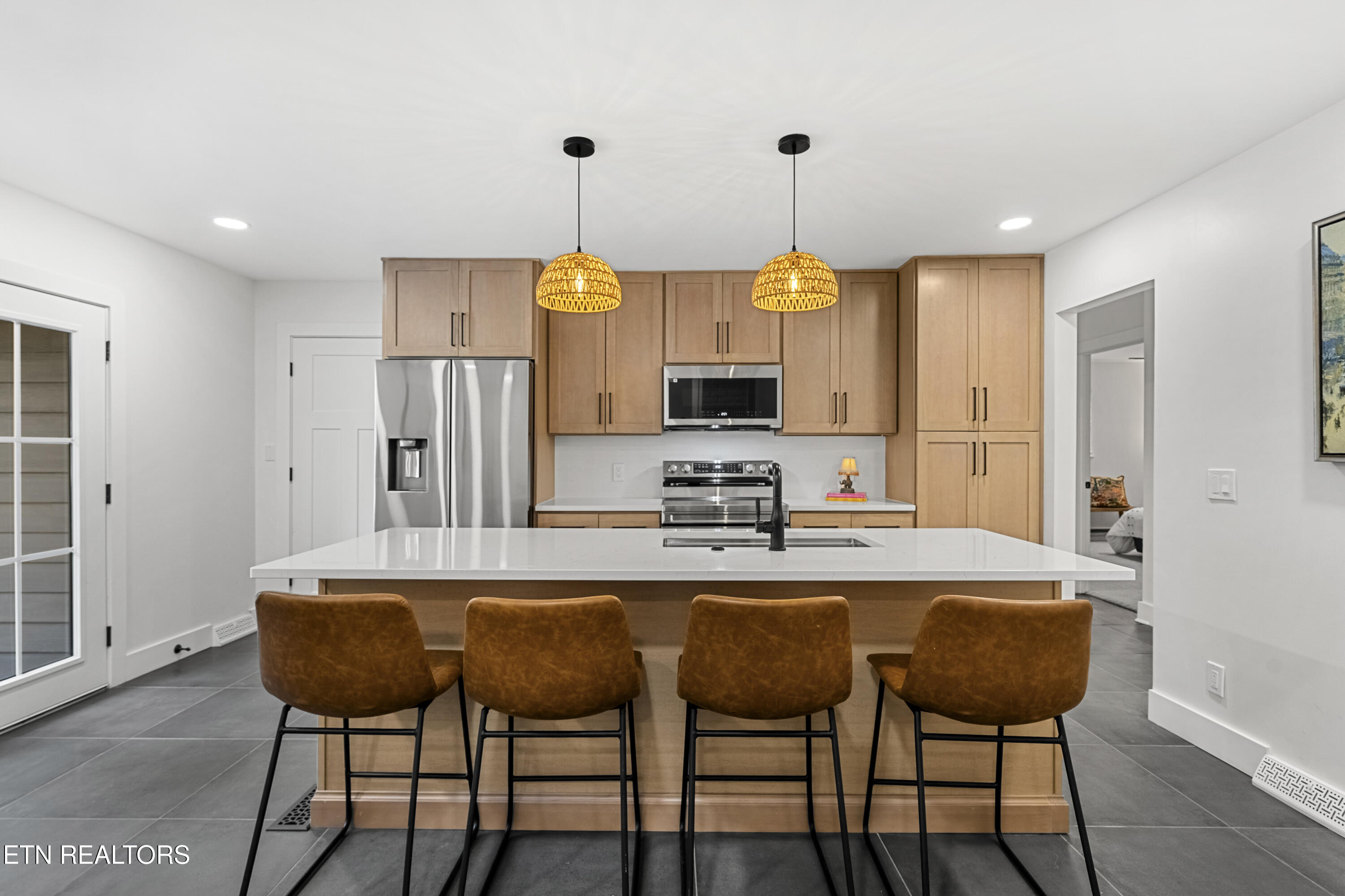 5409 SW Mockingbird Drive