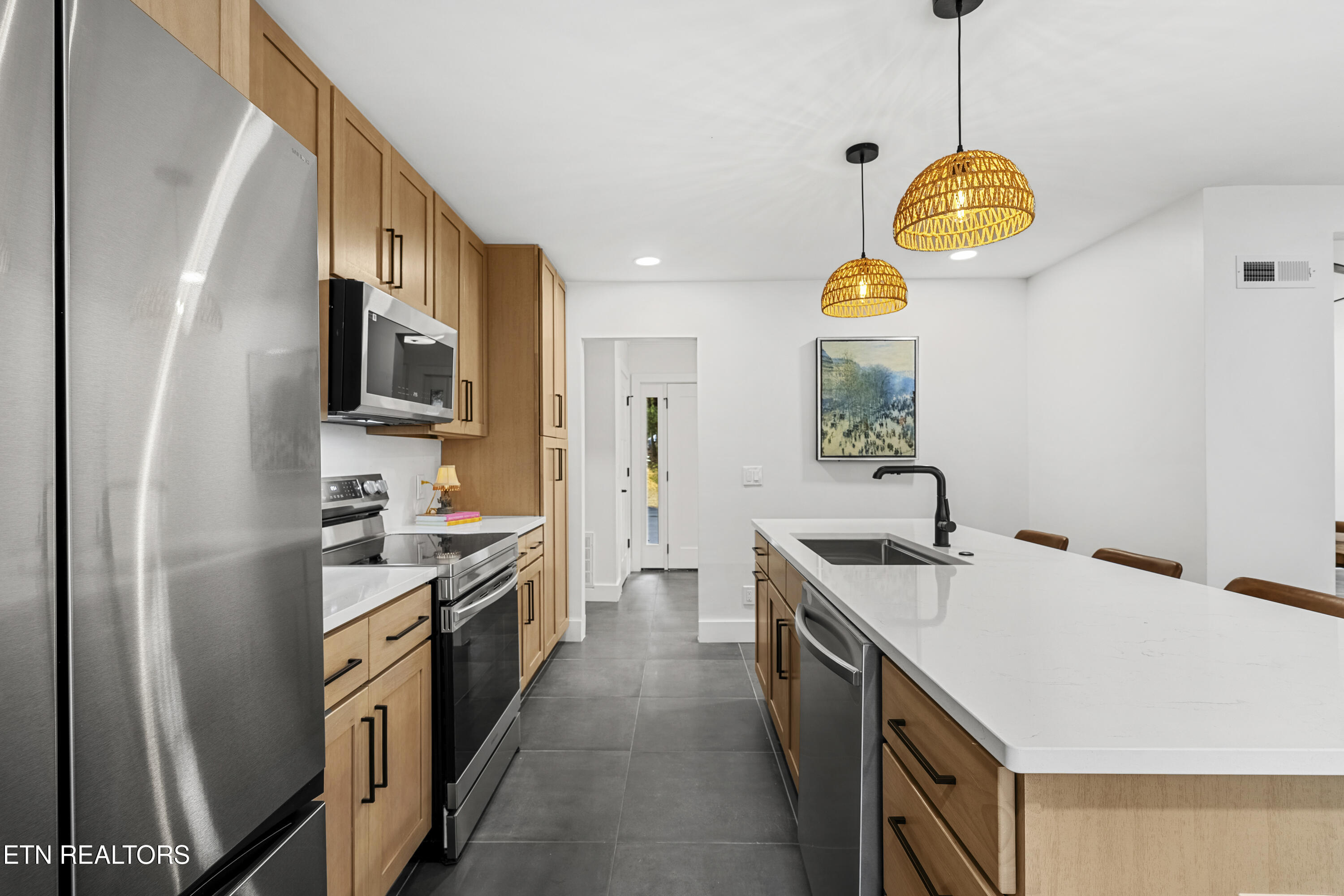 5409 SW Mockingbird Drive