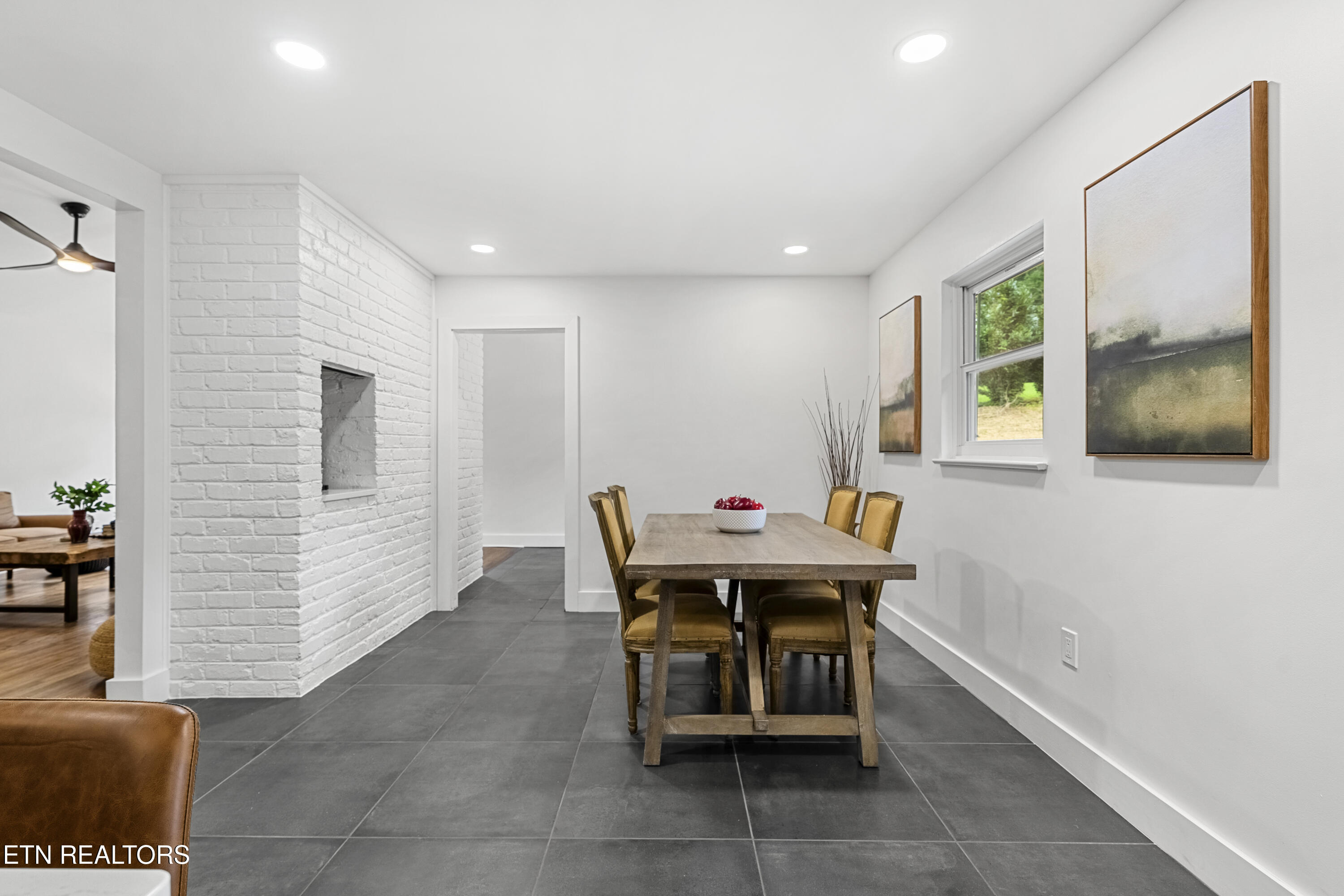 5409 SW Mockingbird Drive