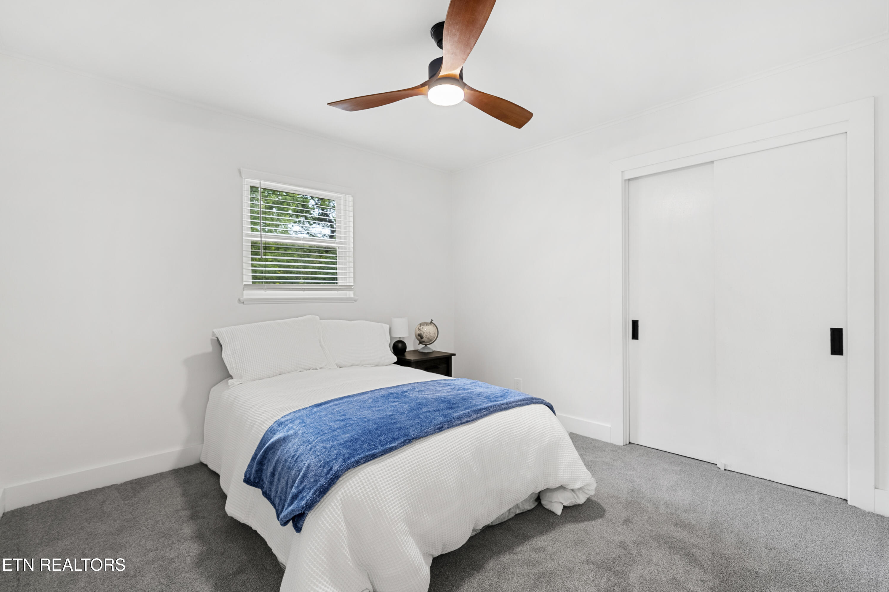 5409 SW Mockingbird Drive