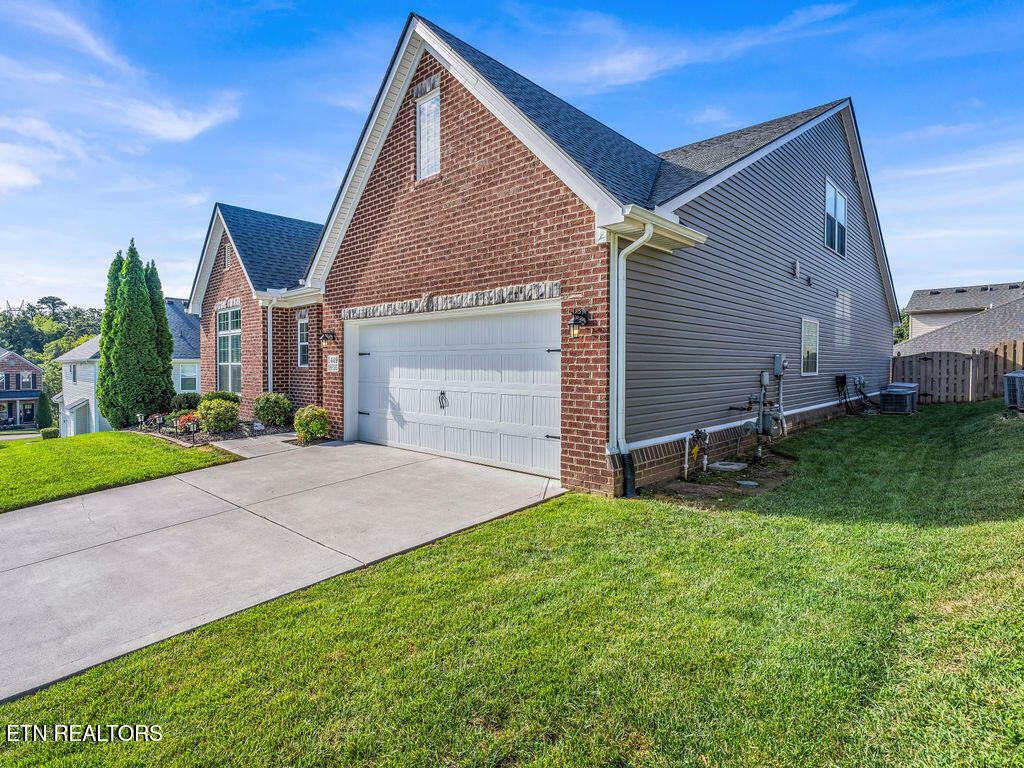 1449 Mossy Rock Lane