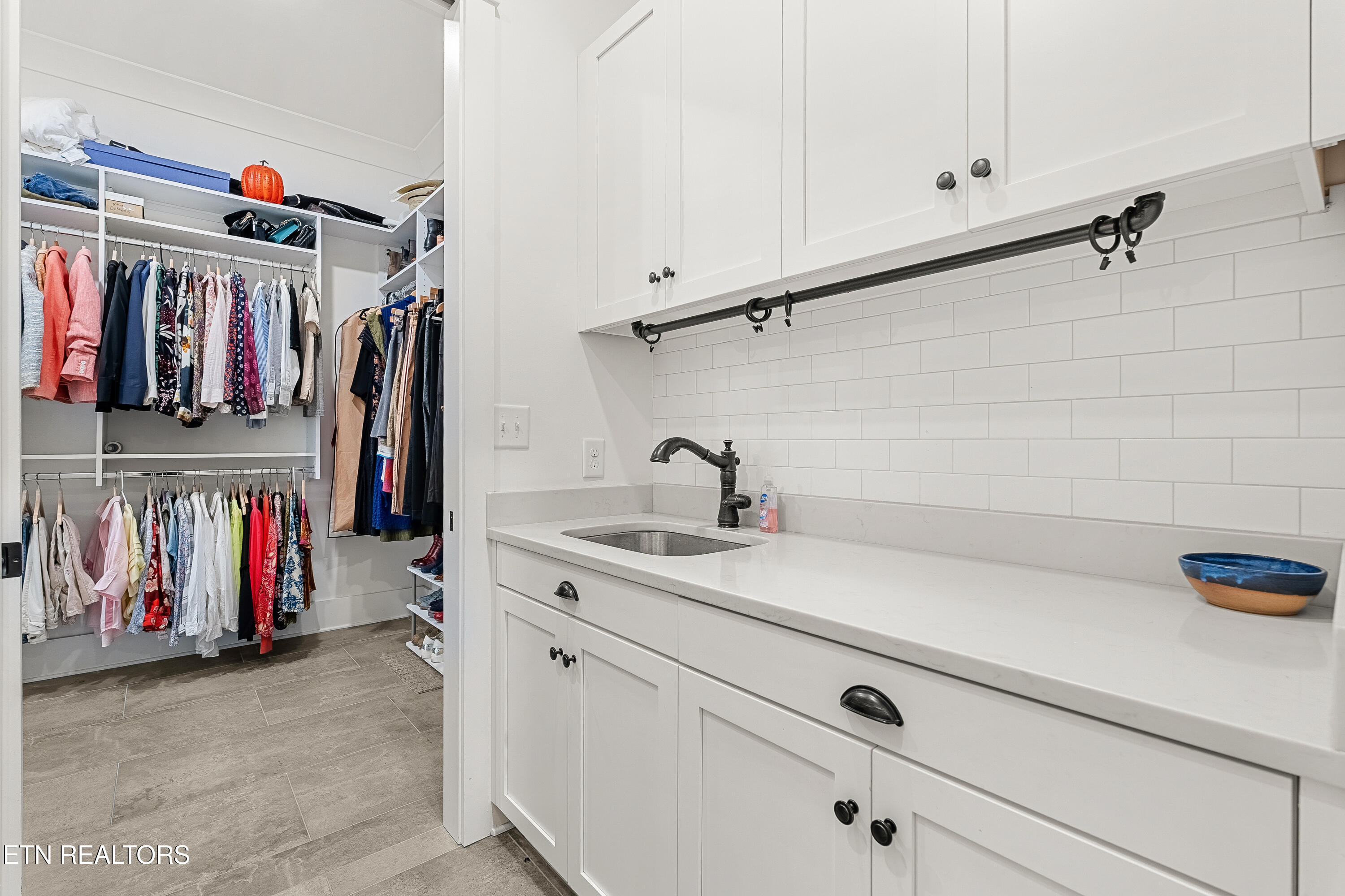 12460 Ivy Lake Drive