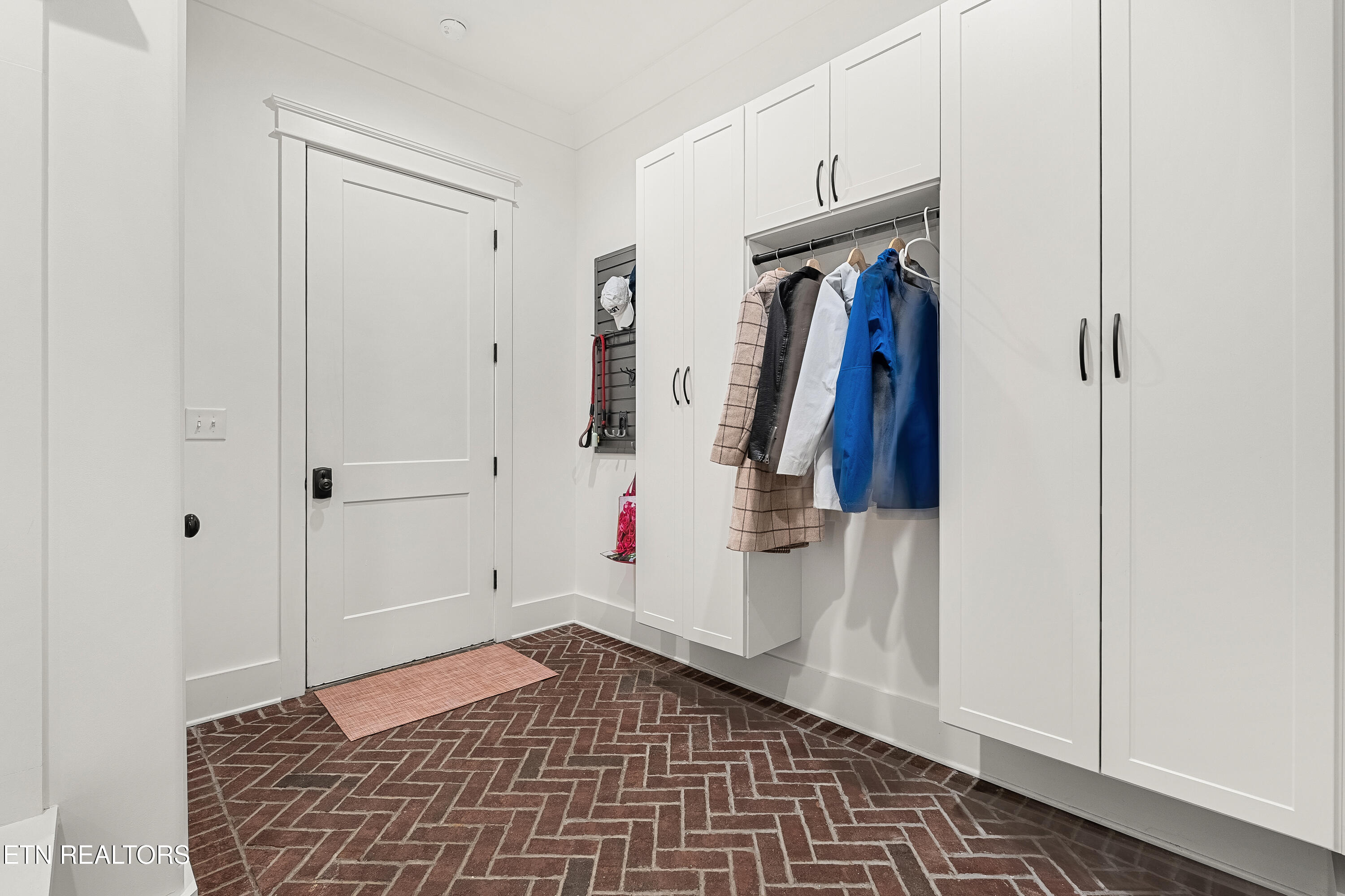 12460 Ivy Lake Drive