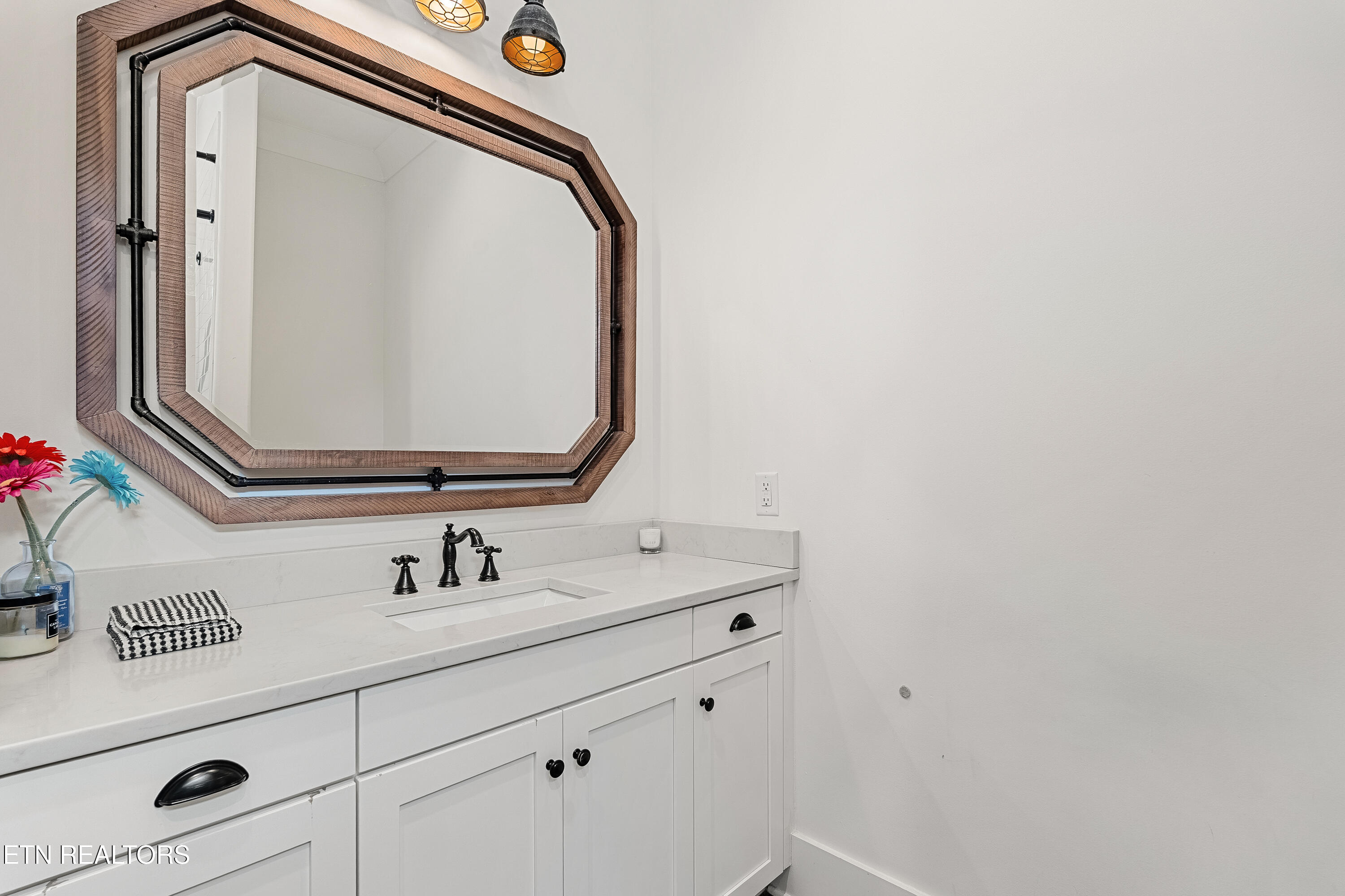 12460 Ivy Lake Drive