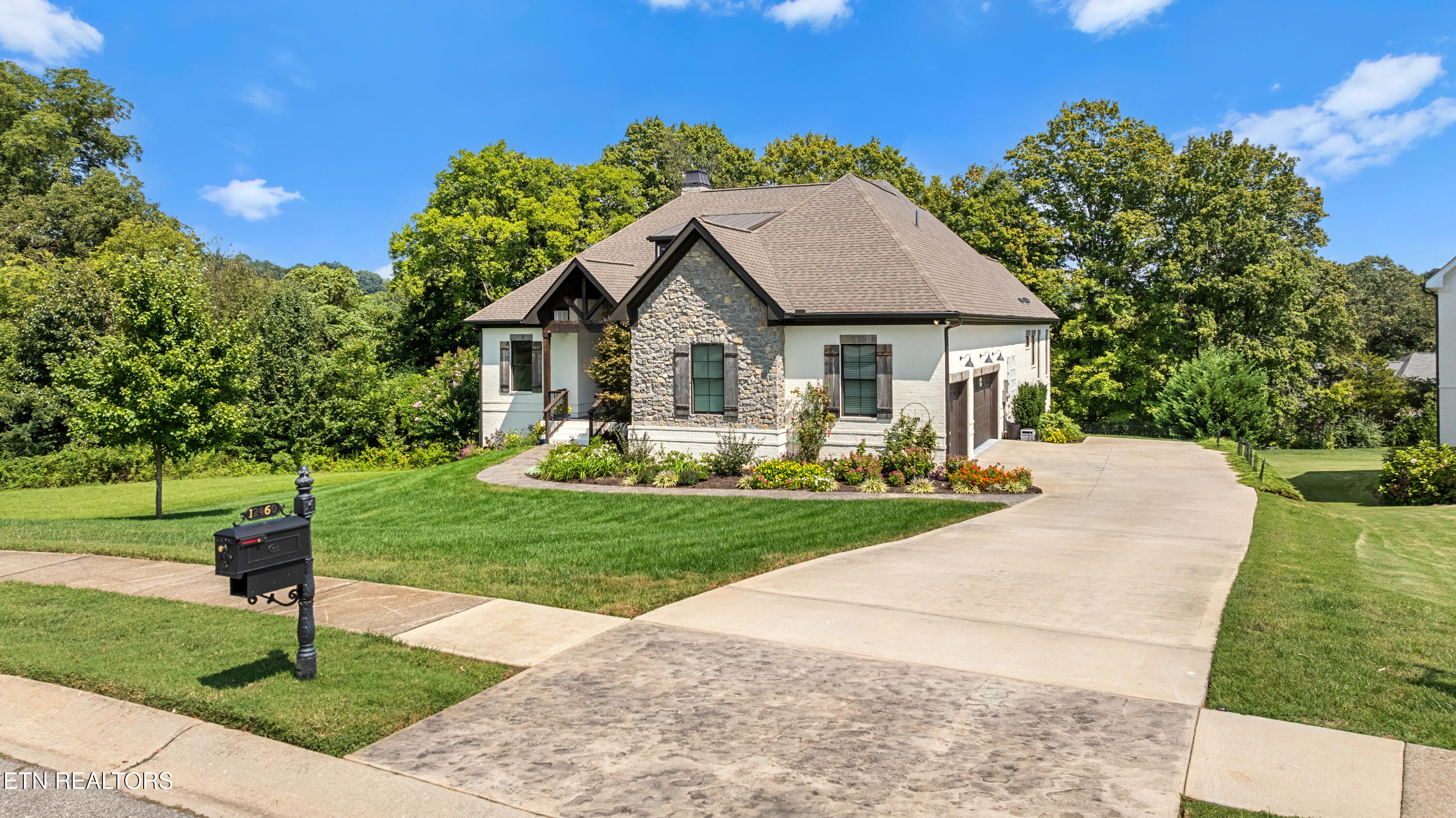 12460 Ivy Lake Drive