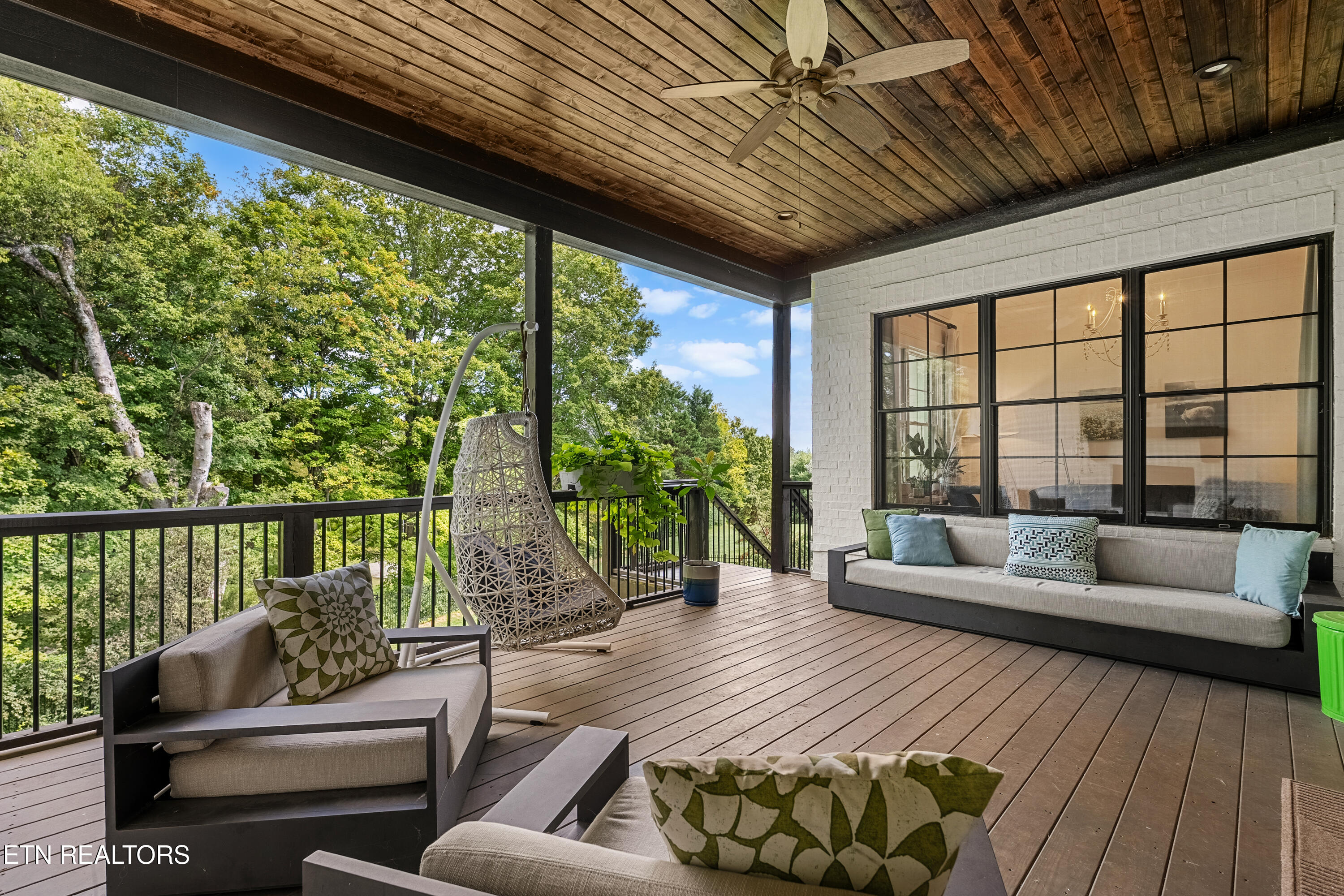 12460 Ivy Lake Drive