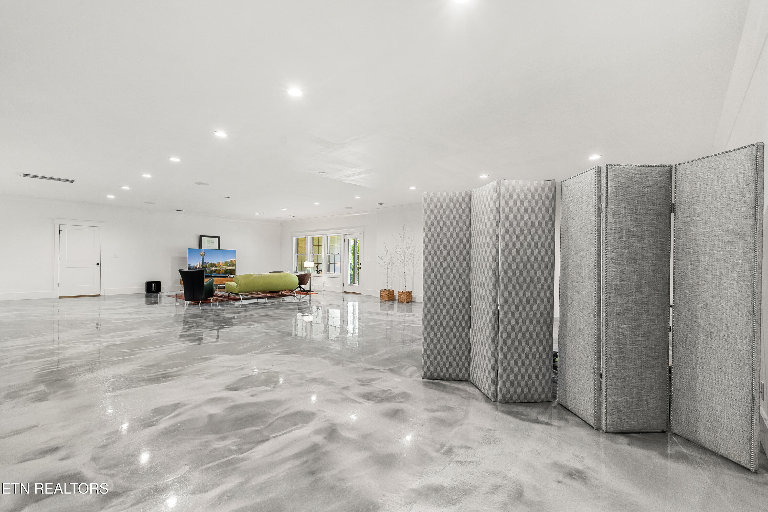 12460 Ivy Lake Drive