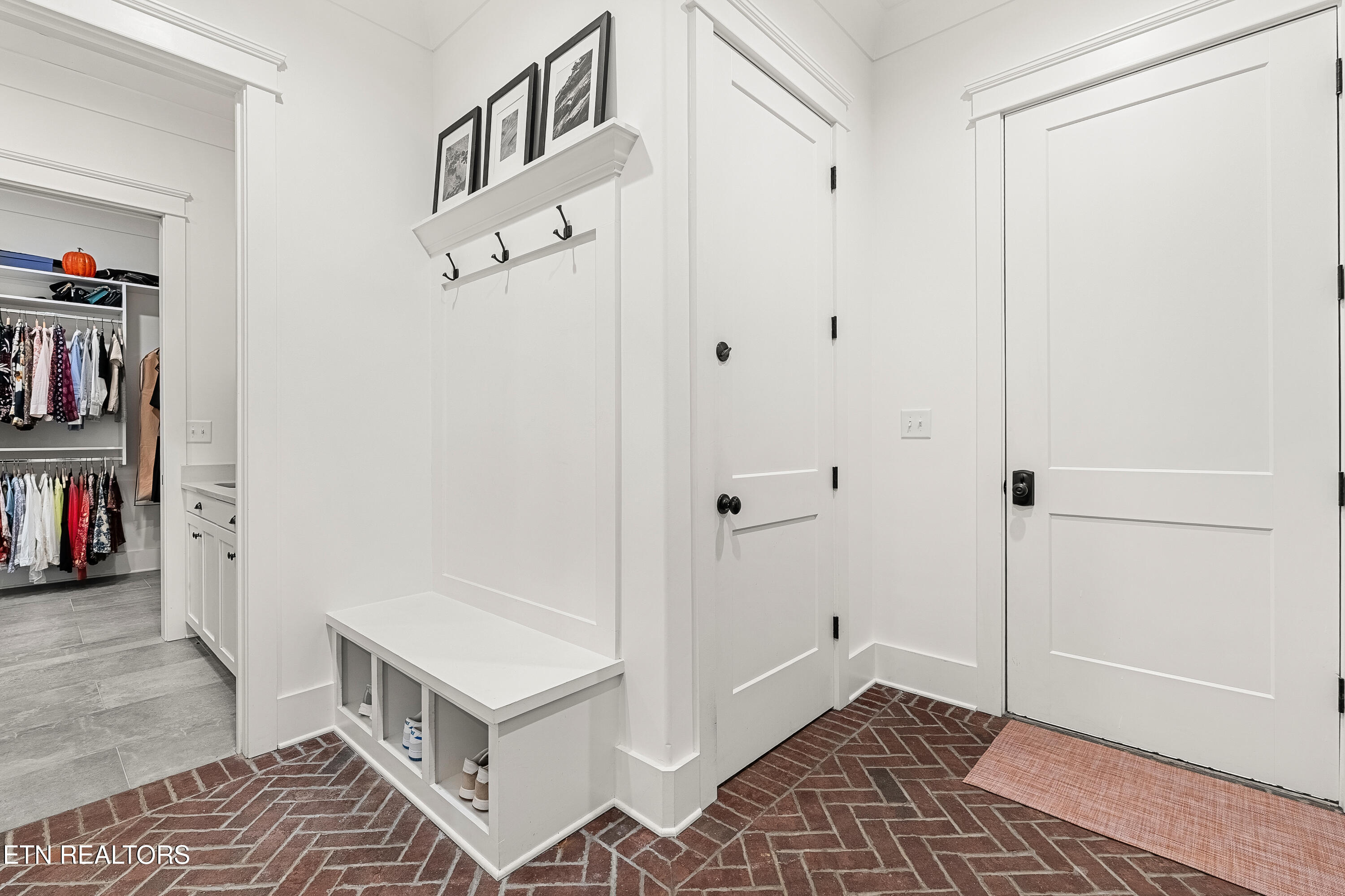 12460 Ivy Lake Drive