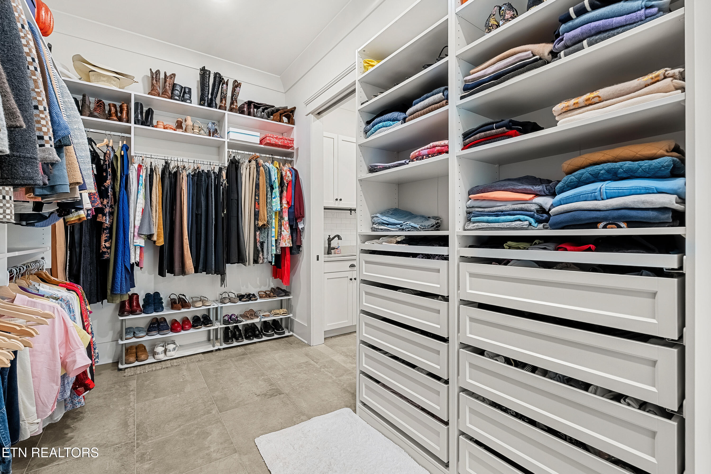 12460 Ivy Lake Drive