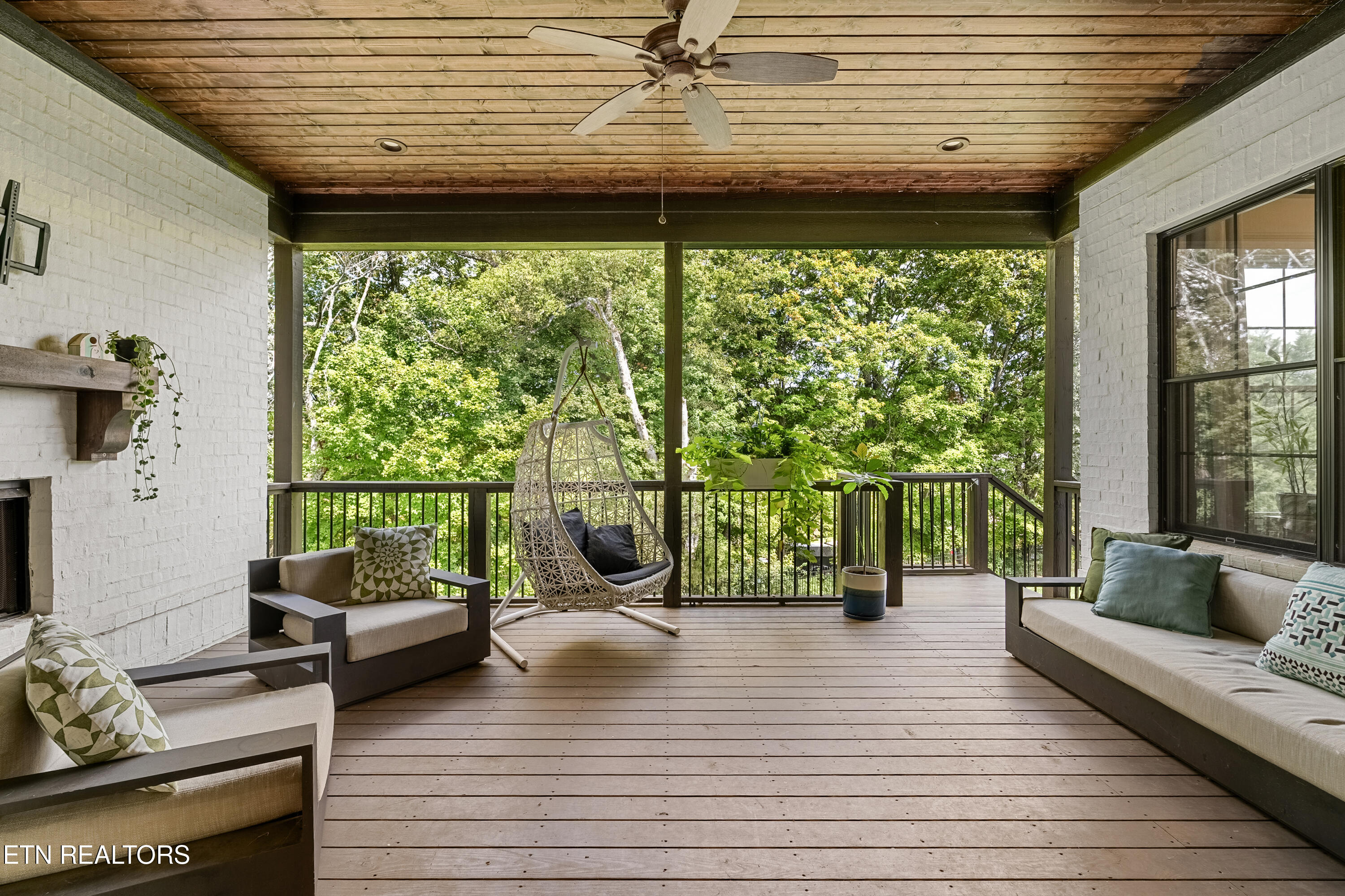 12460 Ivy Lake Drive