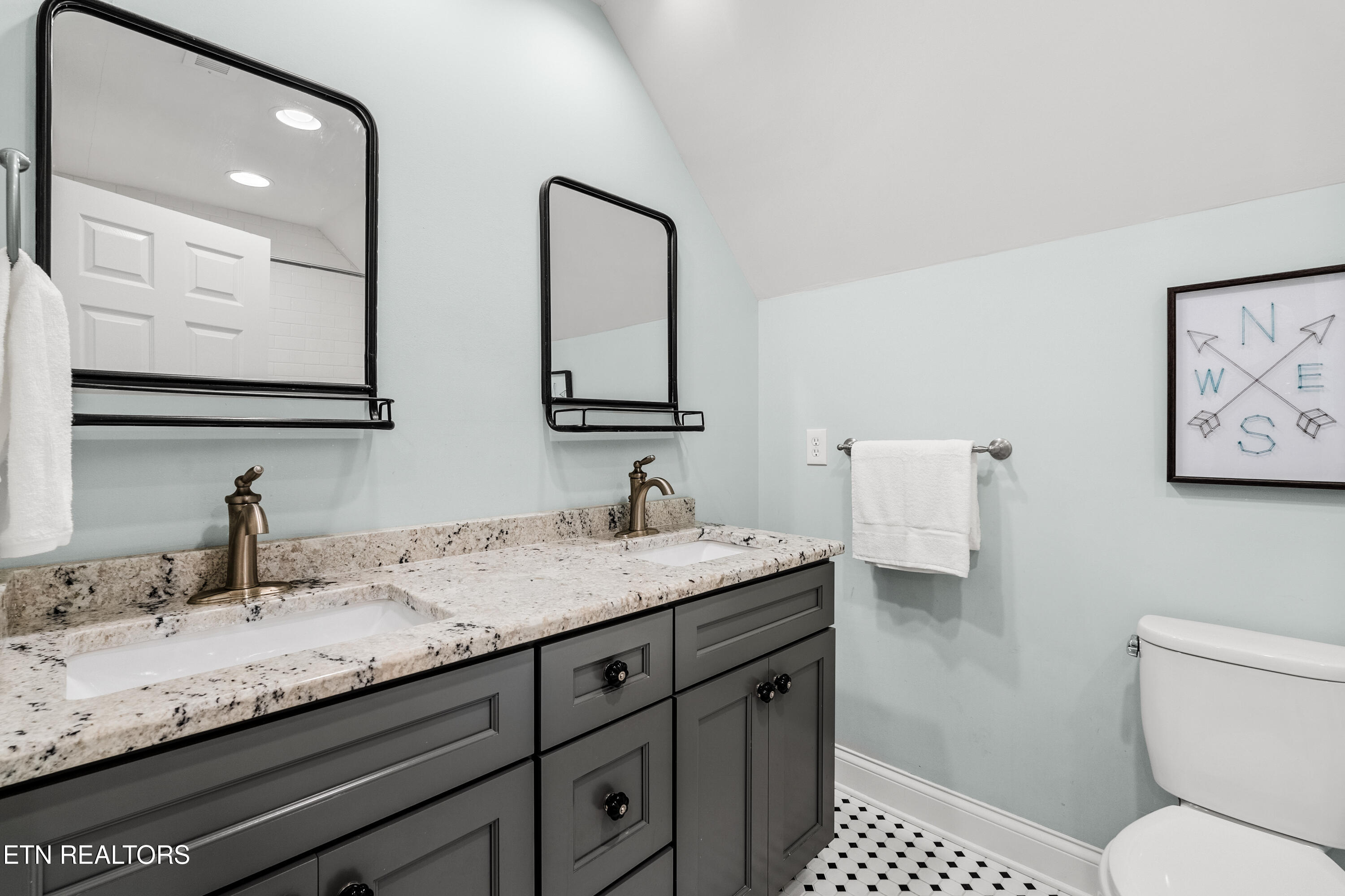 1304 Edinburgh Place