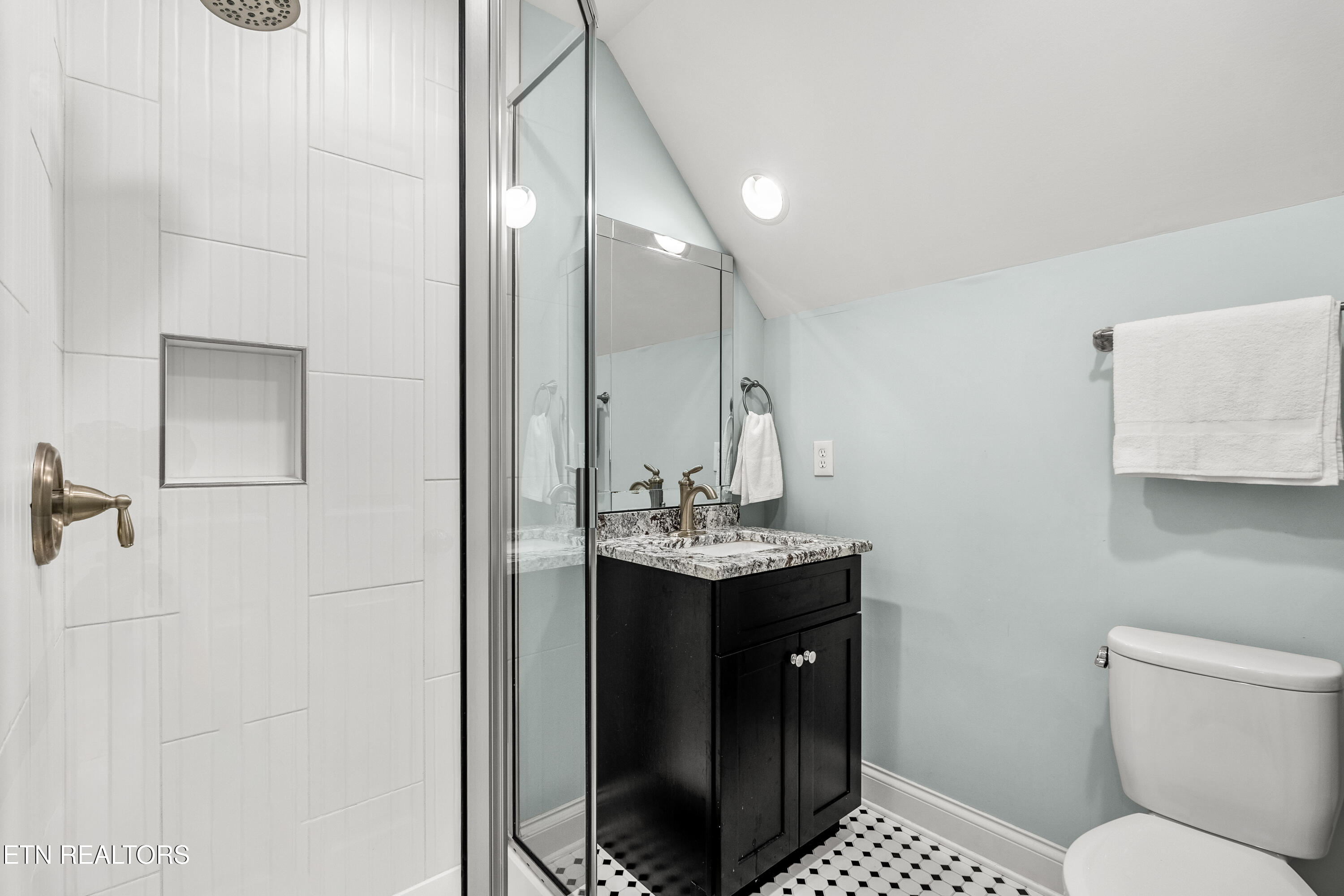 1304 Edinburgh Place