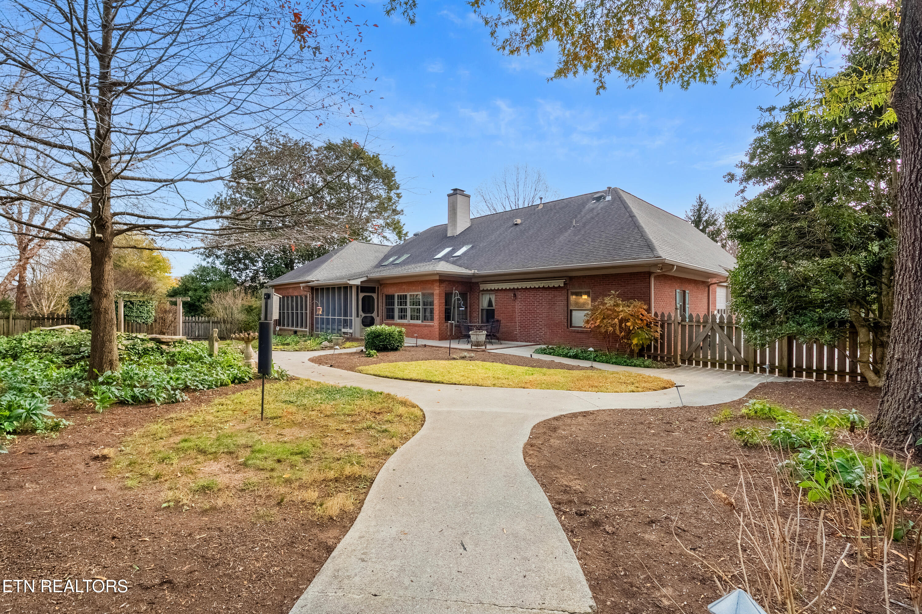 7107 Rotherwood Drive