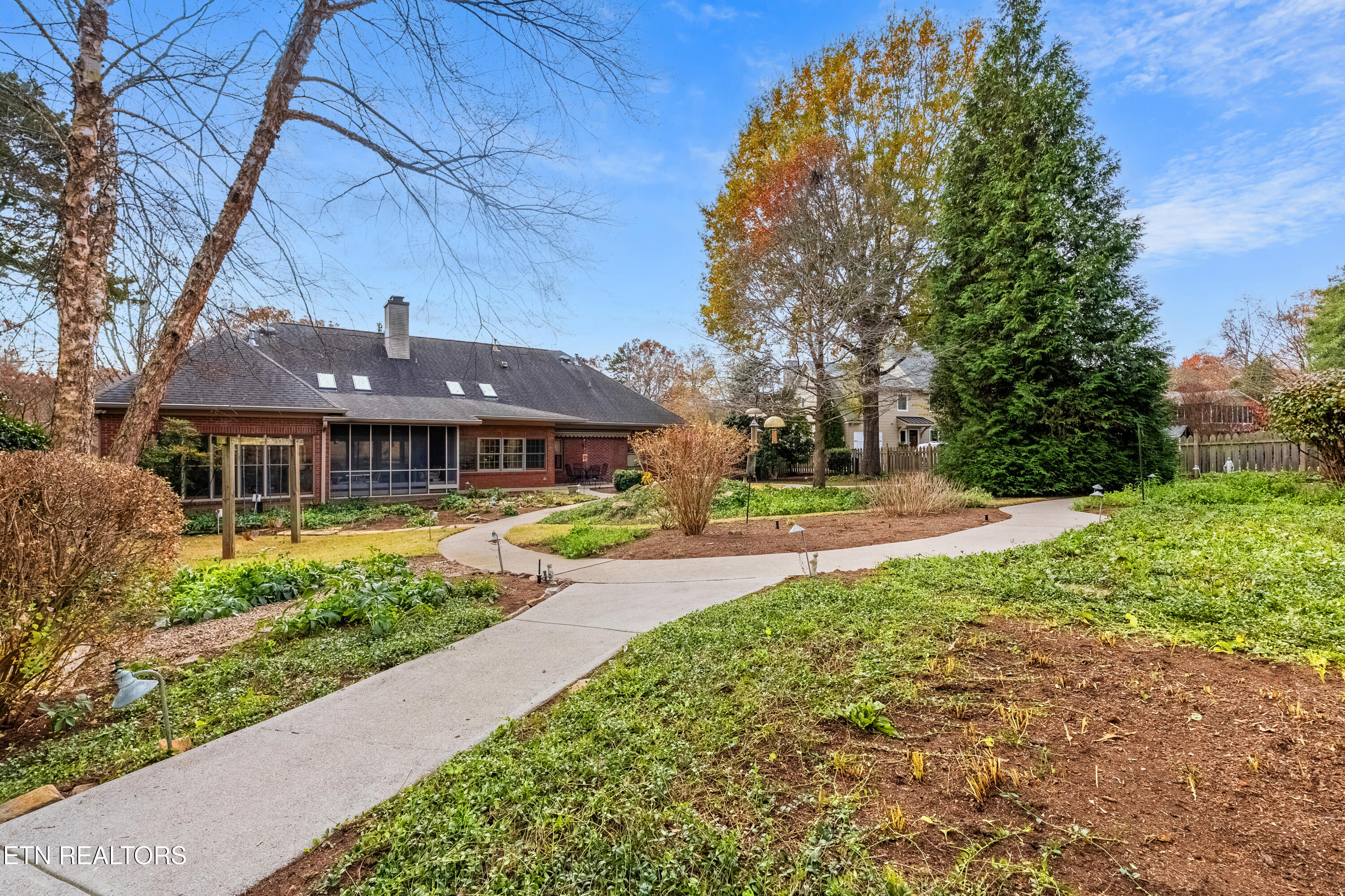 7107 Rotherwood Drive