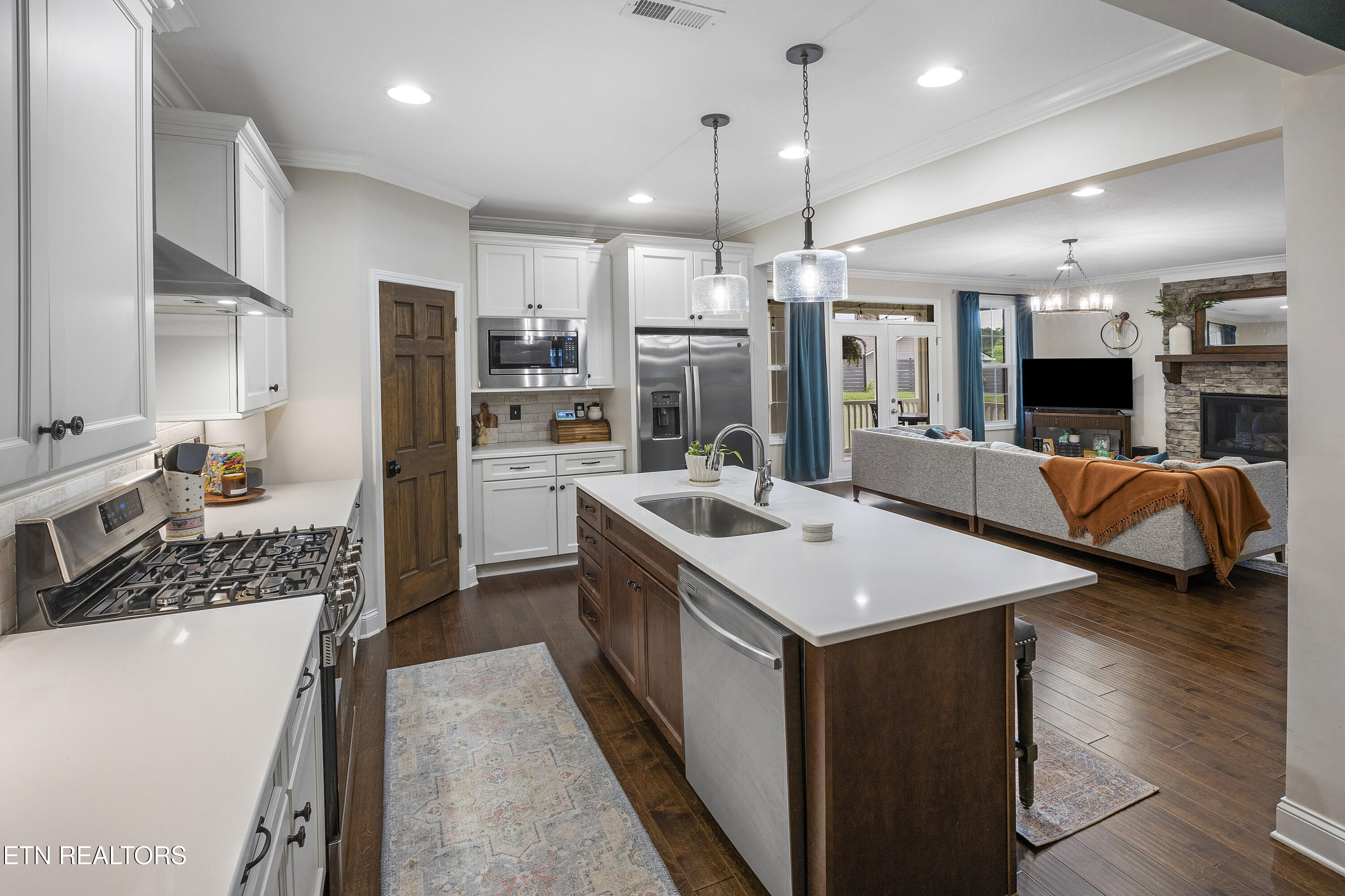 1612 Sugarfield Lane