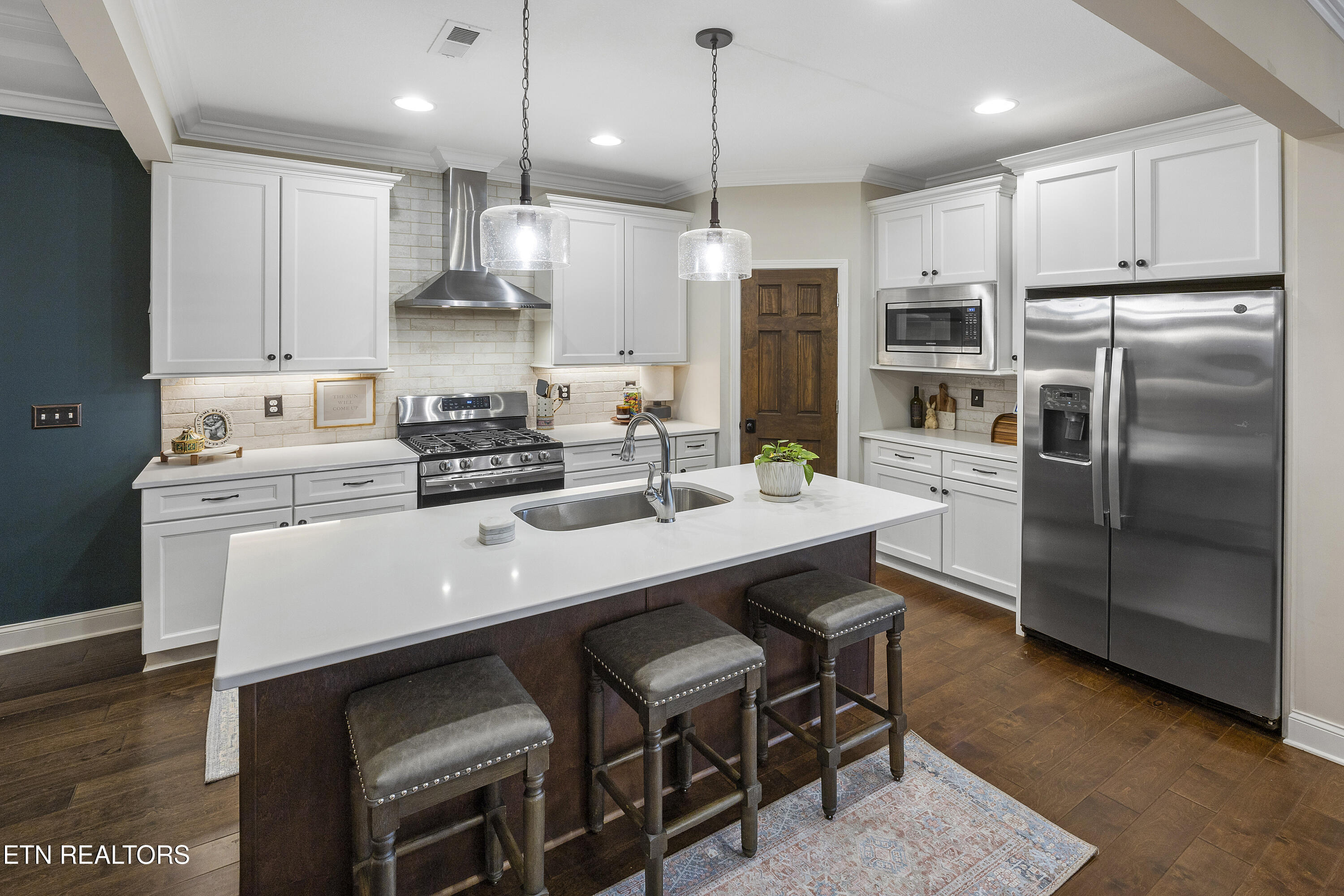 1612 Sugarfield Lane