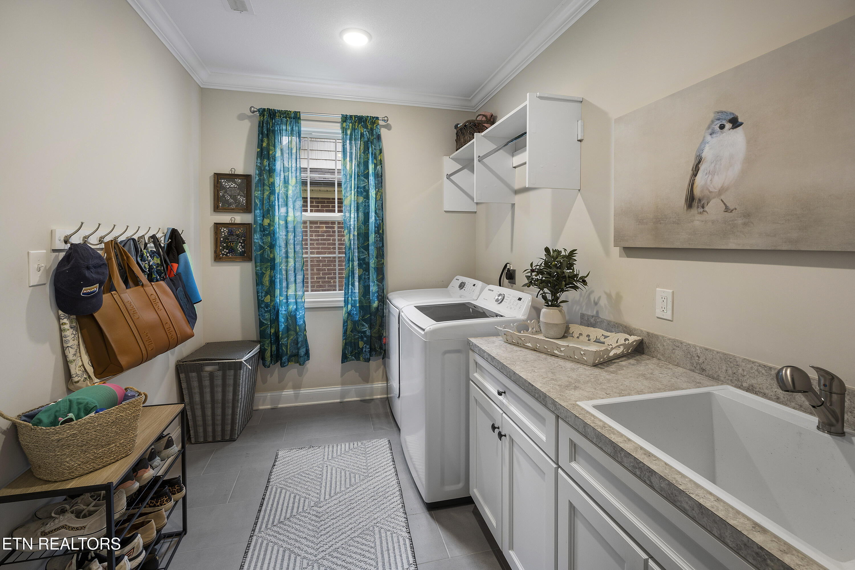 1612 Sugarfield Lane