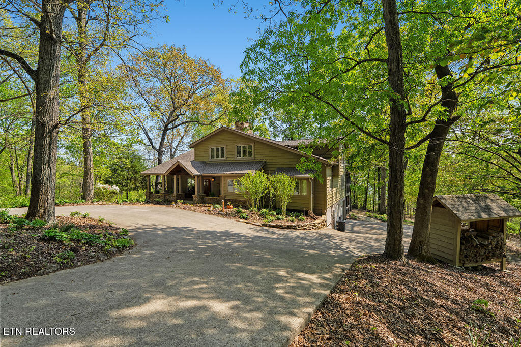 2232 Lakefront Drive