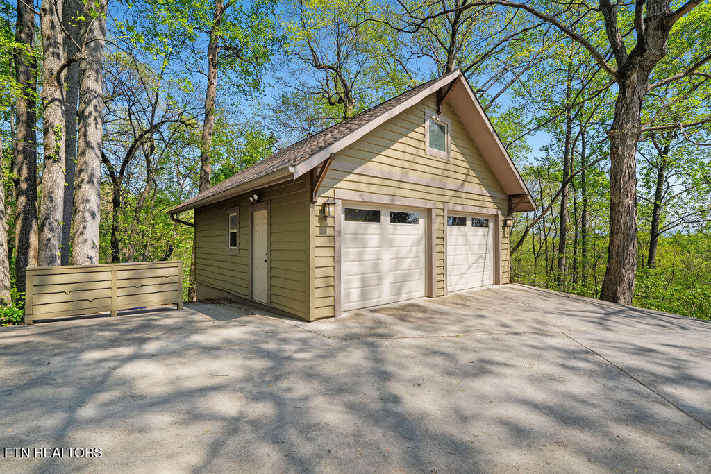 2232 Lakefront Drive