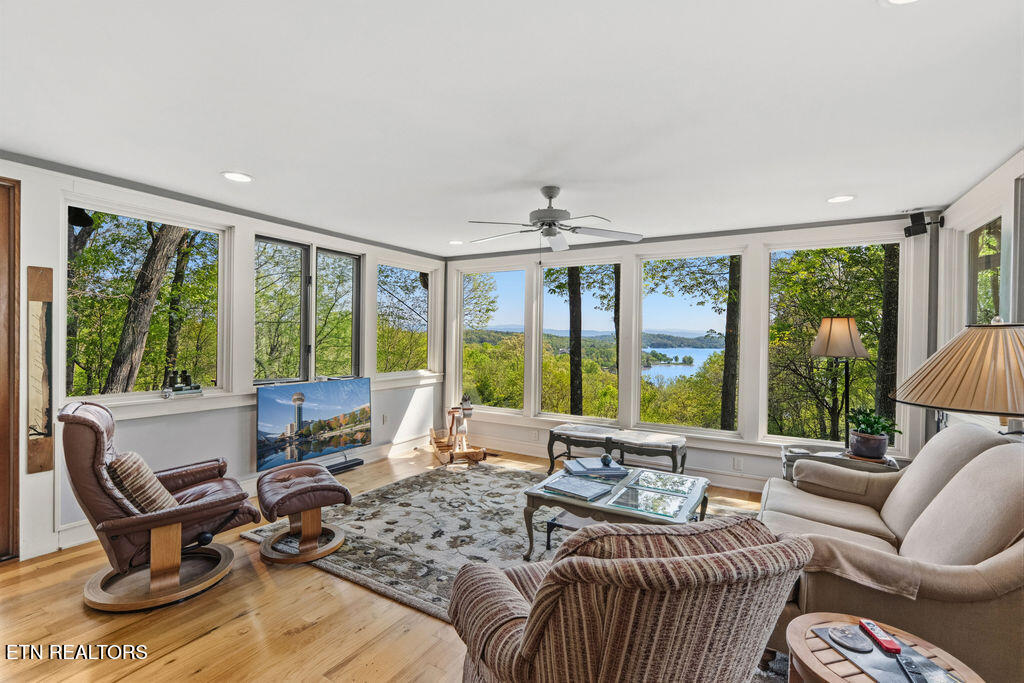 2232 Lakefront Drive