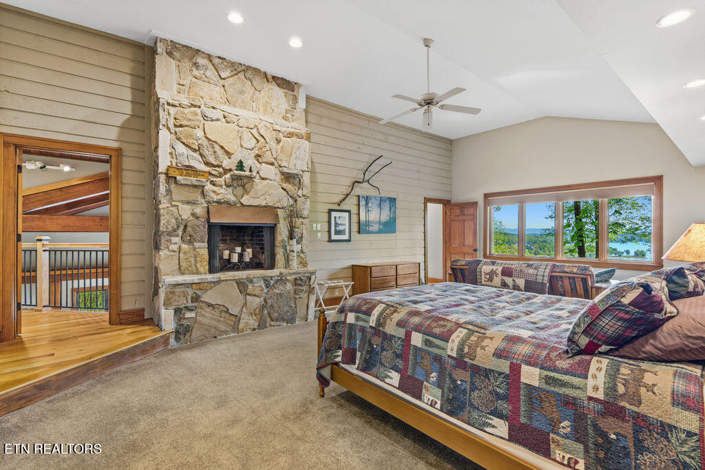 2232 Lakefront Drive