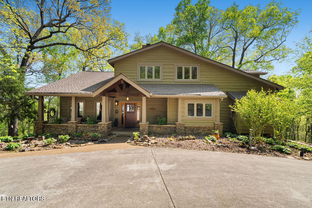 2232 Lakefront Drive