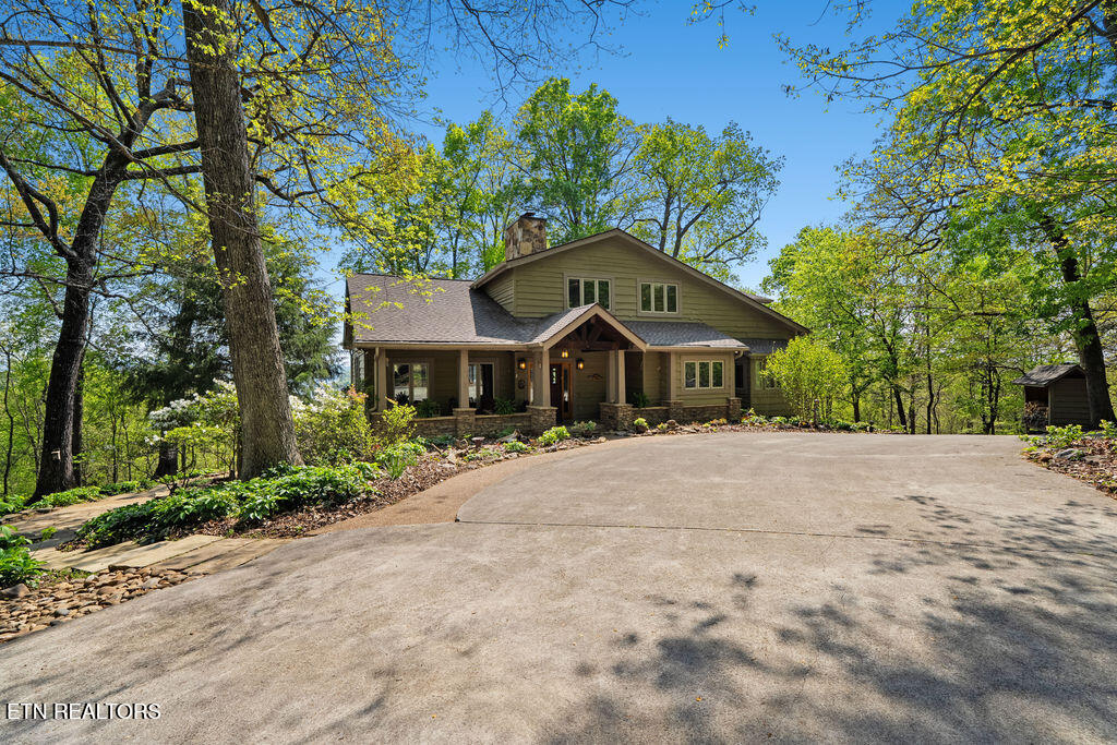 2232 Lakefront Drive