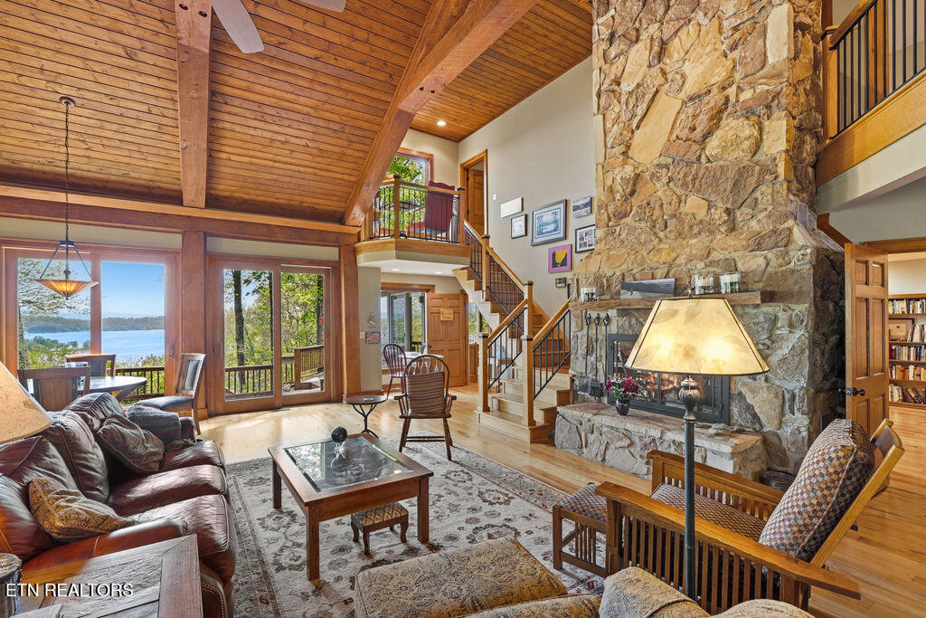 2232 Lakefront Drive