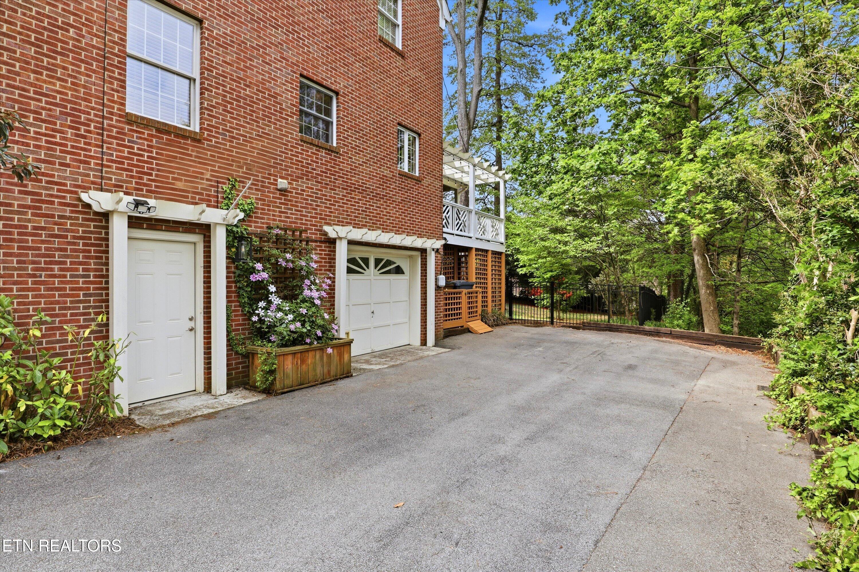 4141 Forest Glen Drive