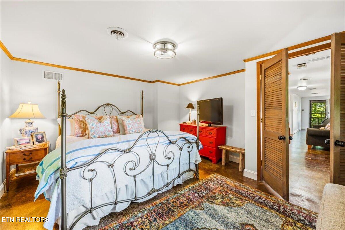 244 Lakeshore Drive
