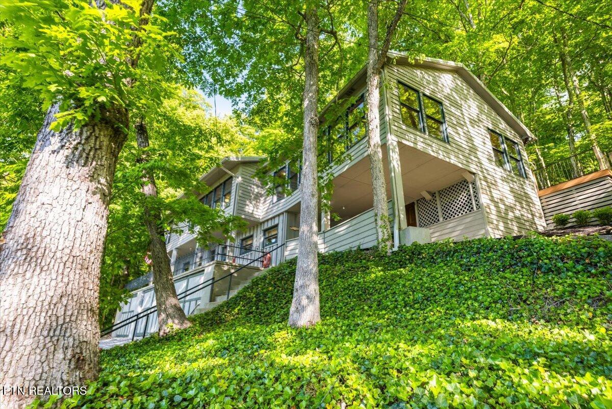 244 Lakeshore Drive