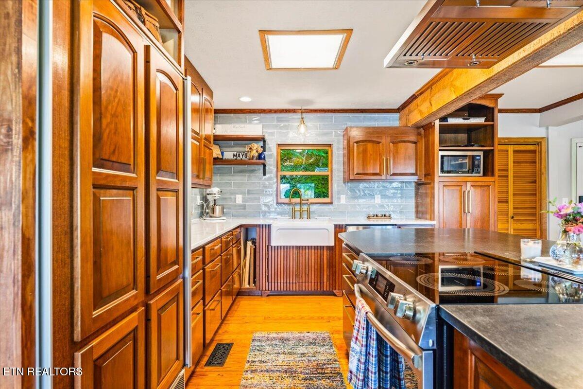 244 Lakeshore Drive