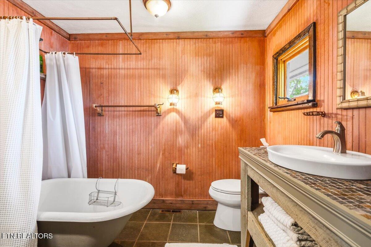 244 Lakeshore Drive