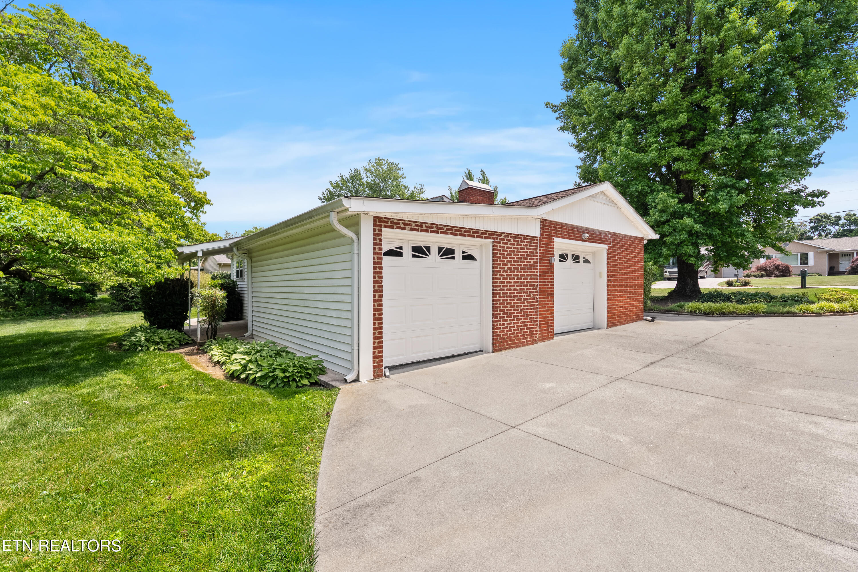 7005 Downing Drive