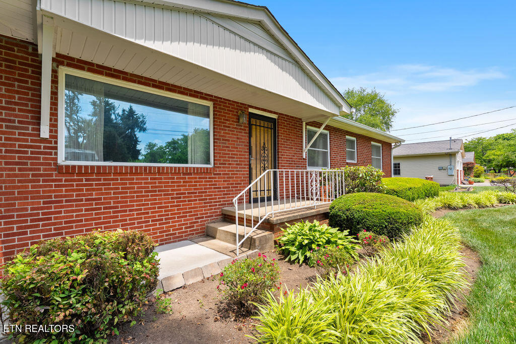 7005 Downing Drive
