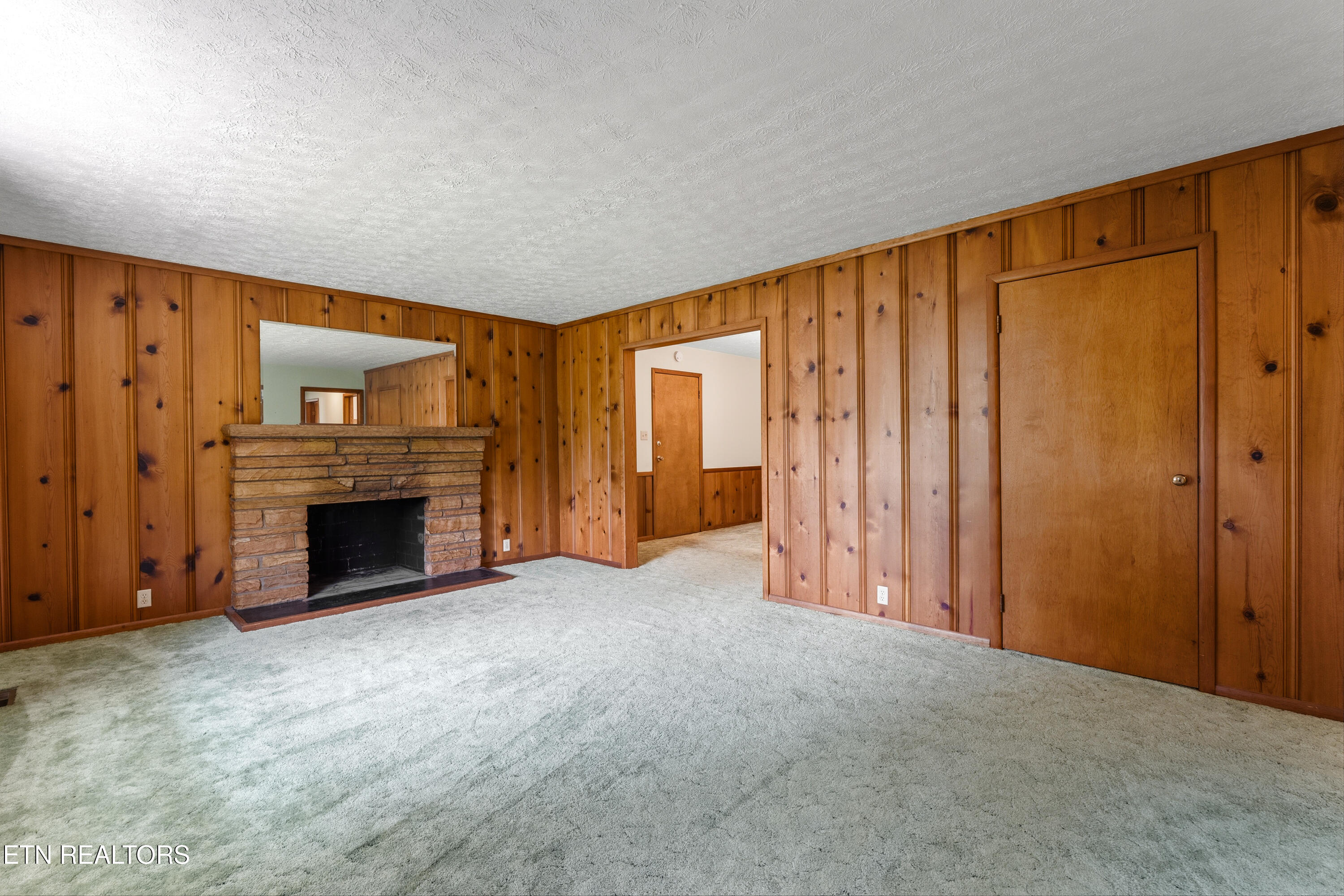 7005 Downing Drive
