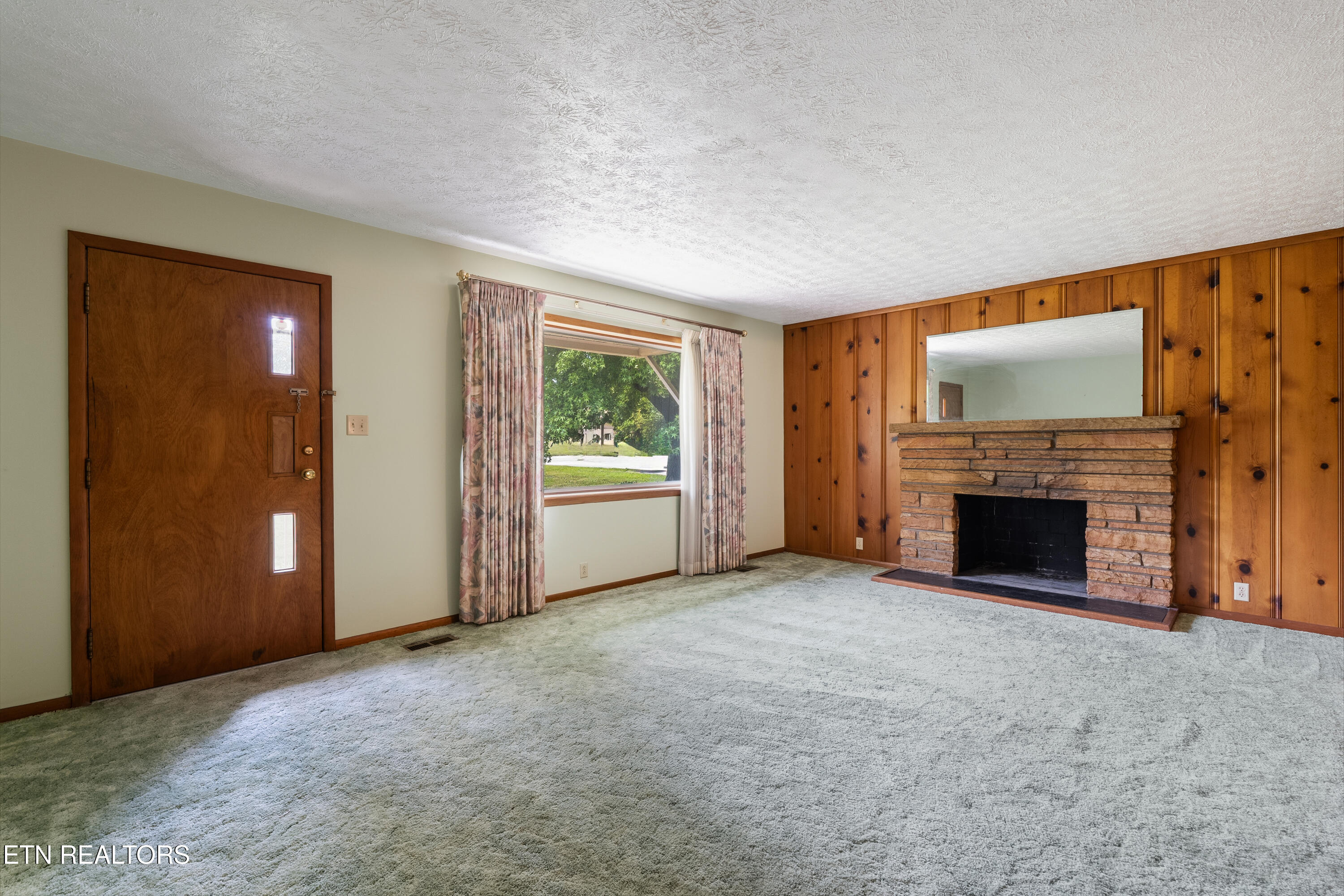 7005 Downing Drive