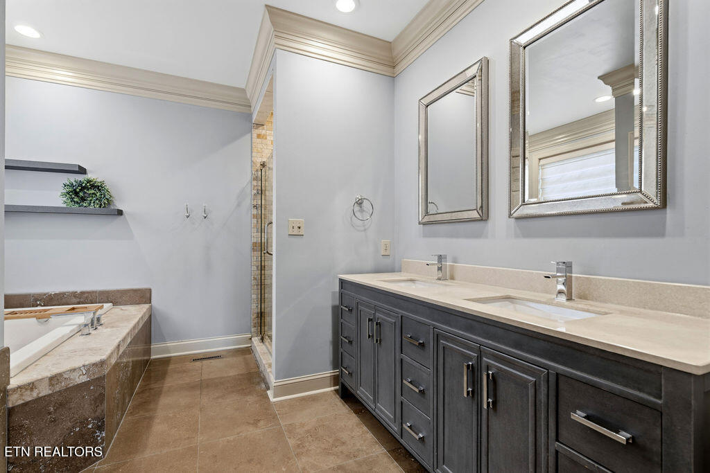 4713 Lyons View Pike