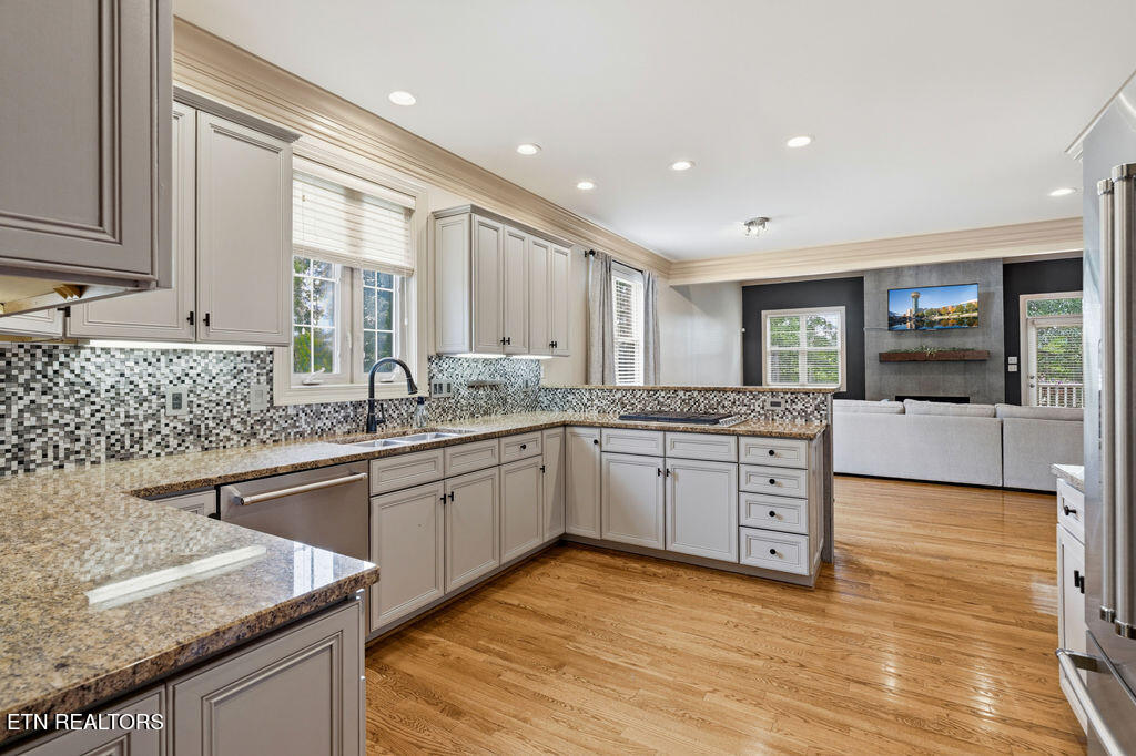 4713 Lyons View Pike