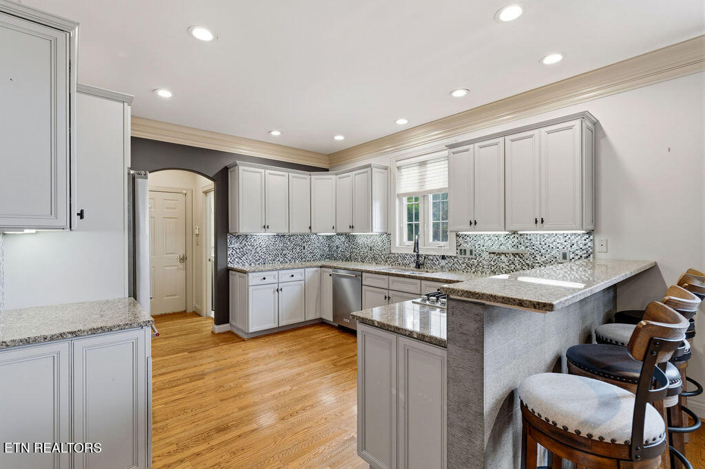 4713 Lyons View Pike