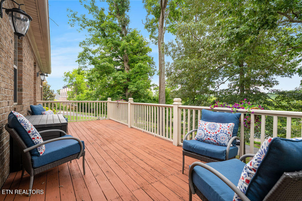 4713 Lyons View Pike
