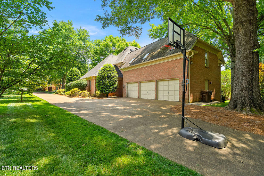 7335 Misty Meadow Place