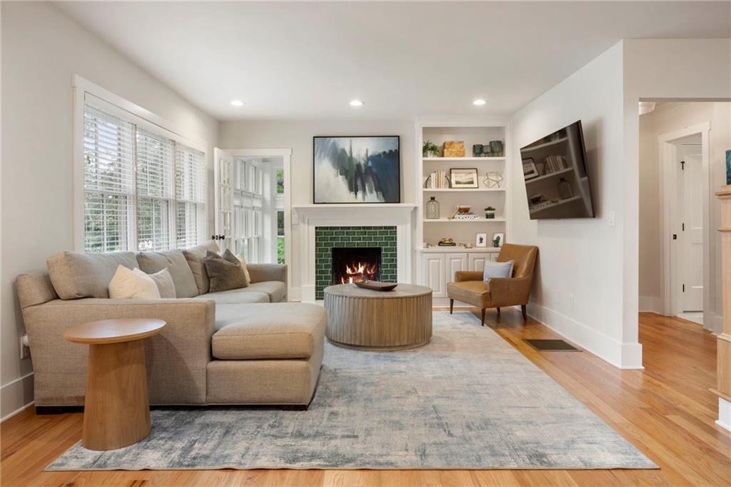 790 Highland Terrace NE